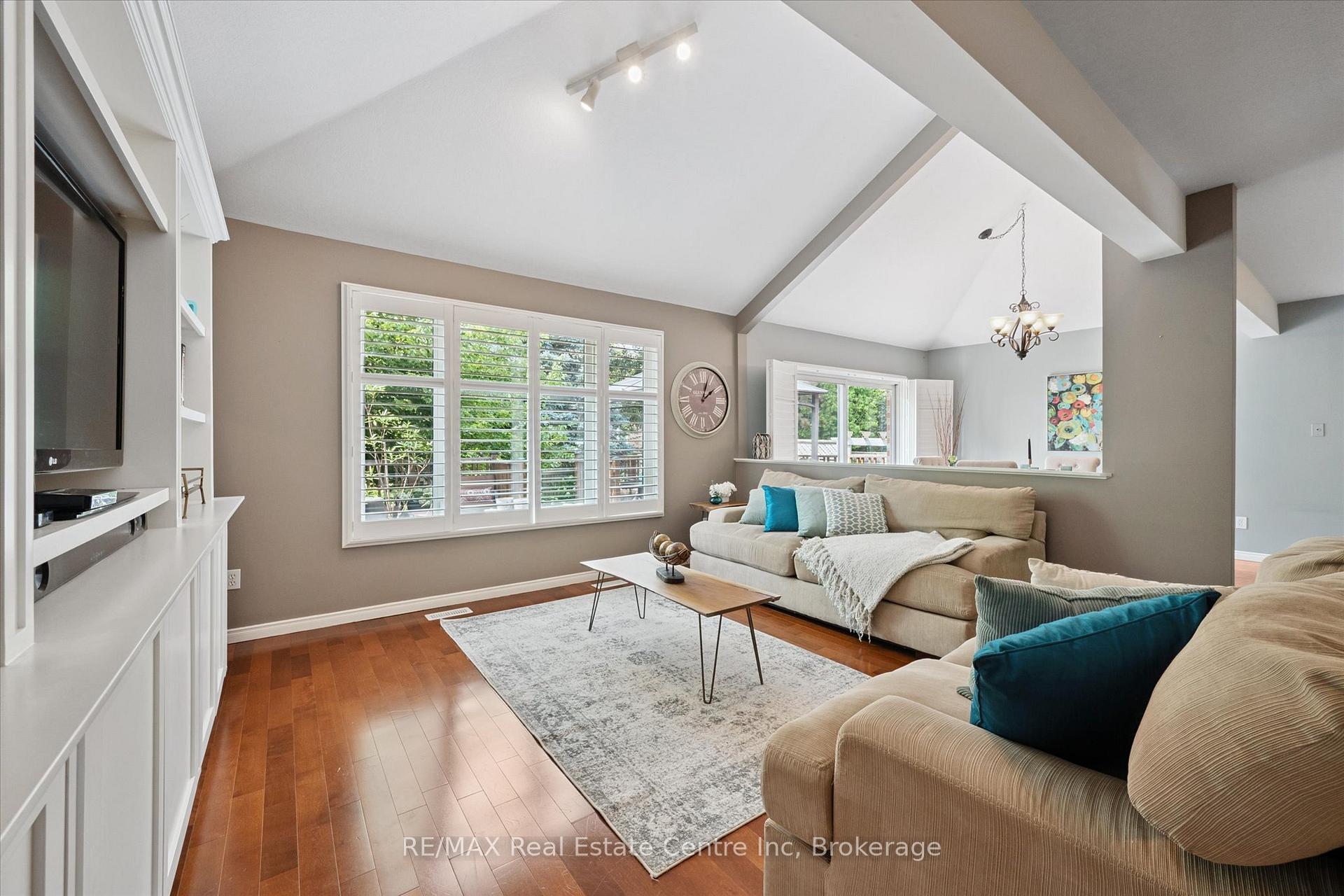 Photo 3 of 51 Marsh Crescent, Guelph, Pineridge/Westminster Woods — HOMEH
