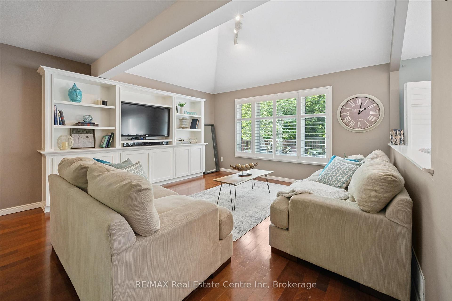 Photo 4 of 51 Marsh Crescent, Guelph, Pineridge/Westminster Woods — HOMEH