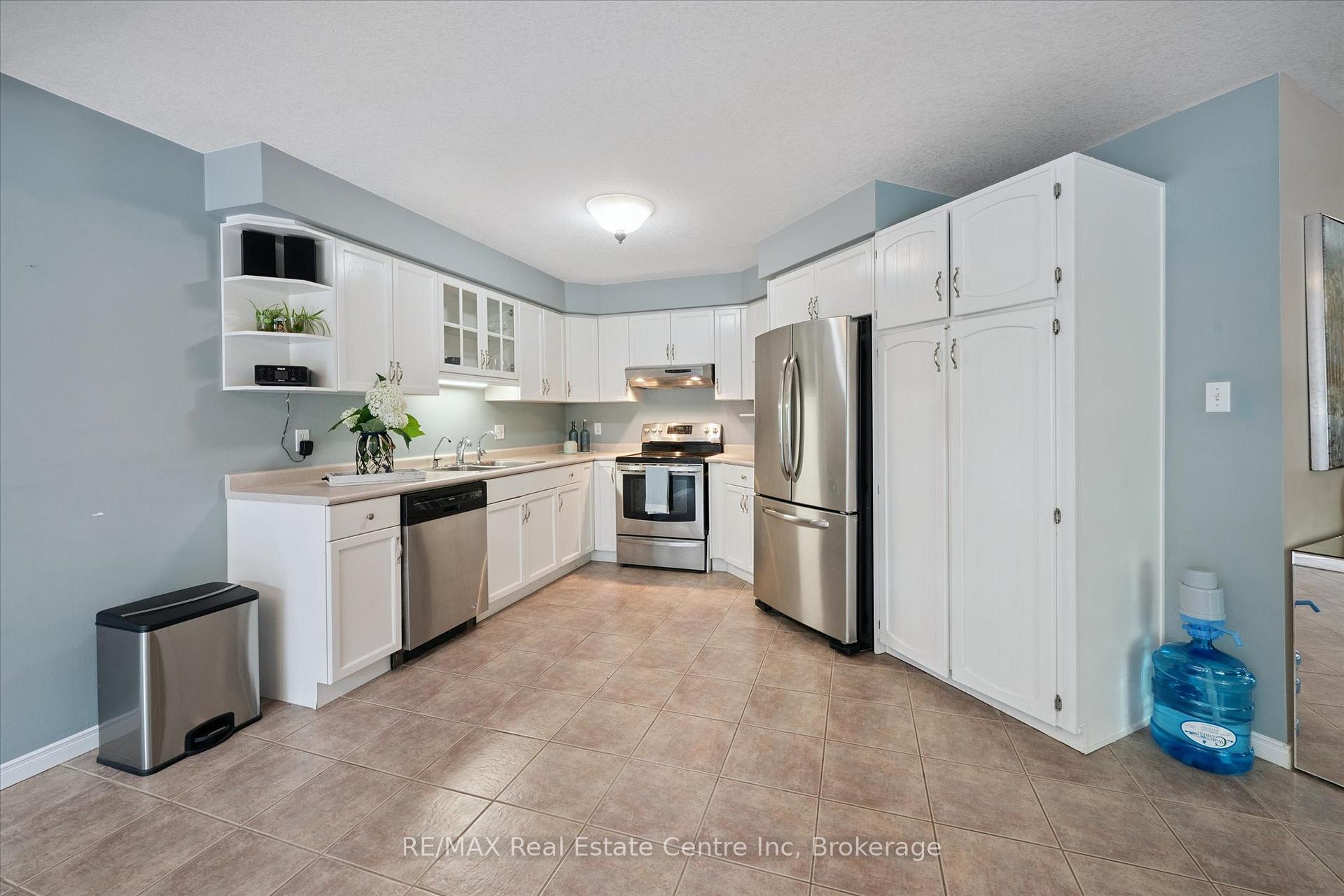 Photo 7 of 51 Marsh Crescent, Guelph, Pineridge/Westminster Woods — HOMEH