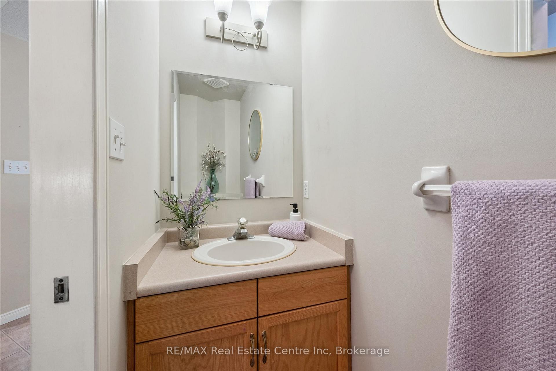 Photo 12 of 51 Marsh Crescent, Guelph, Pineridge/Westminster Woods — HOMEH