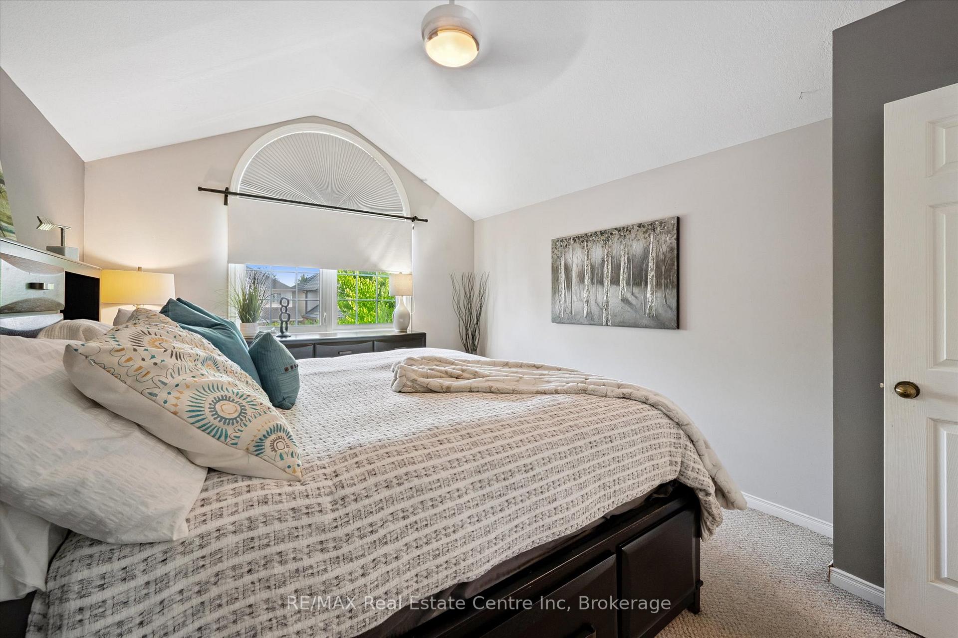 Photo 17 of 51 Marsh Crescent, Guelph, Pineridge/Westminster Woods — HOMEH