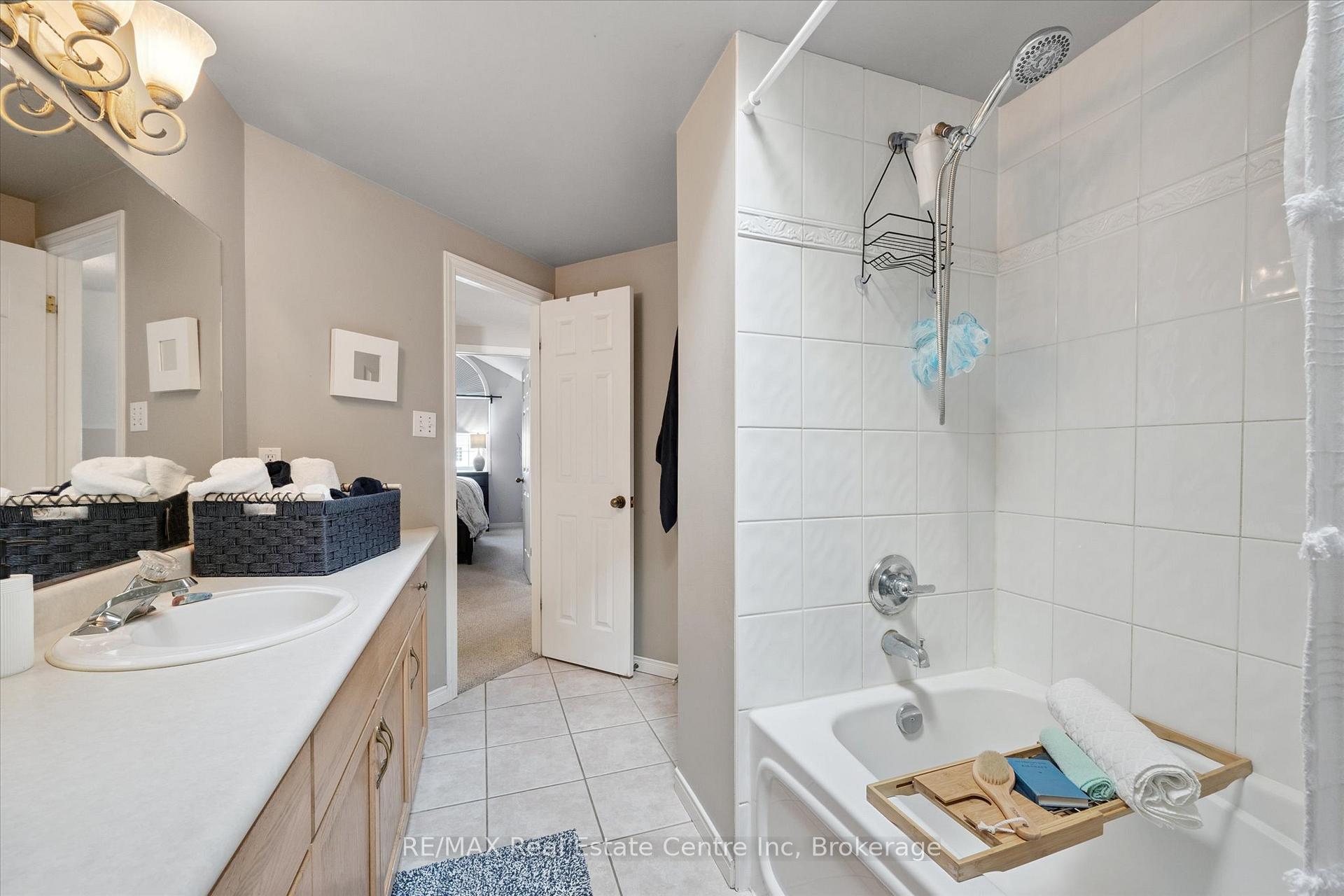 Photo 21 of 51 Marsh Crescent, Guelph, Pineridge/Westminster Woods — HOMEH