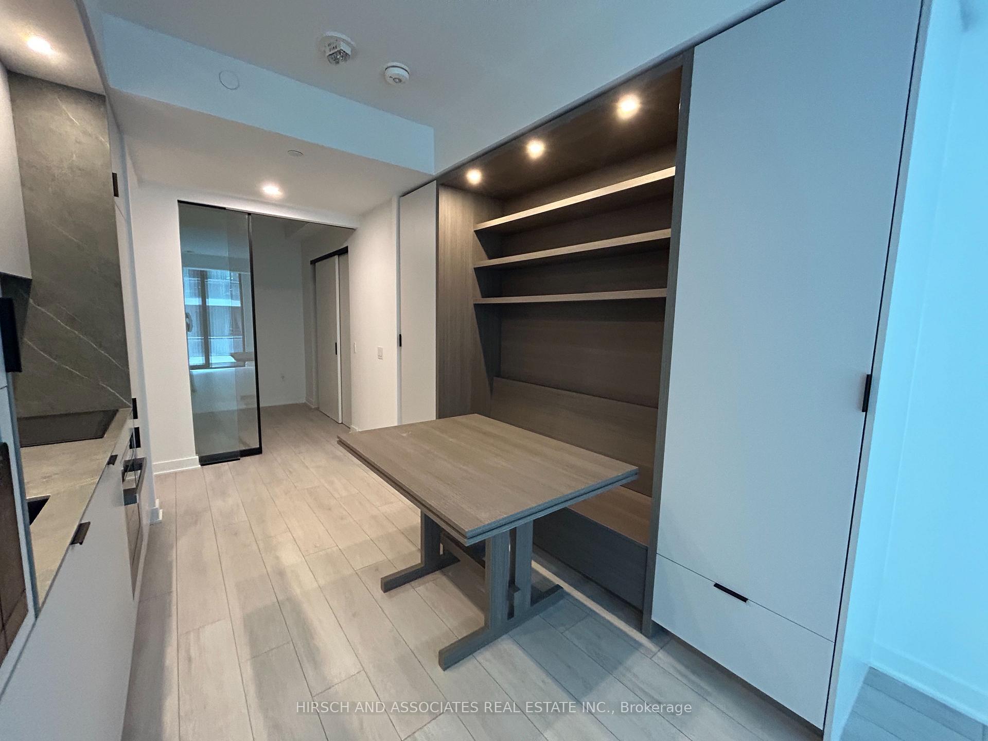 Front of Unit 811, 55 Charles Street E