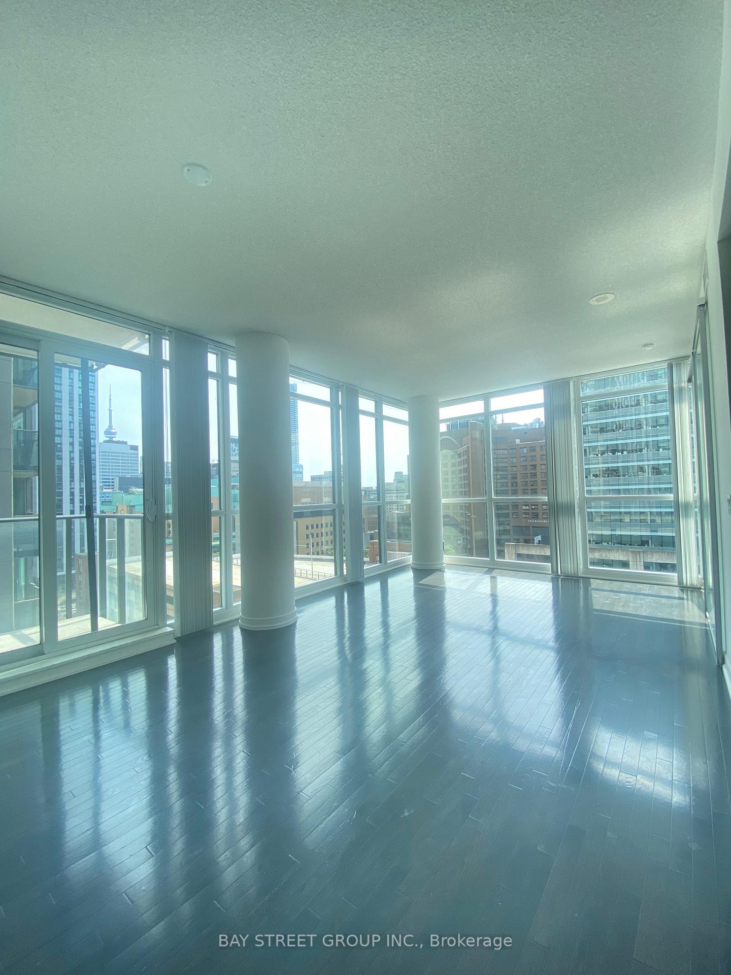 Front of Unit 1010, 770 Bay Street
