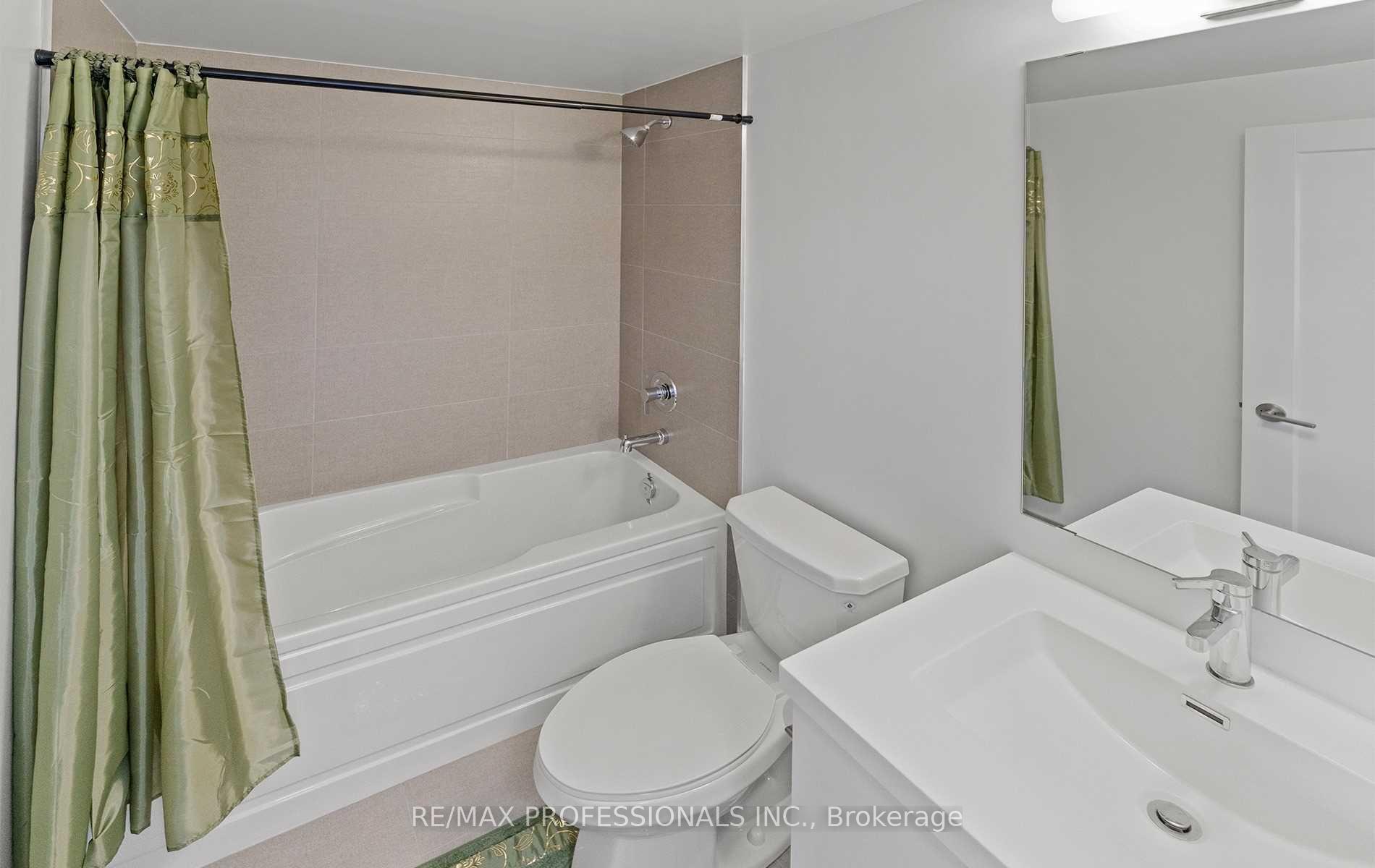 Photo 13 of Unit 907, 2550 Simcoe Street N, Oshawa, Windfields — HOMEH