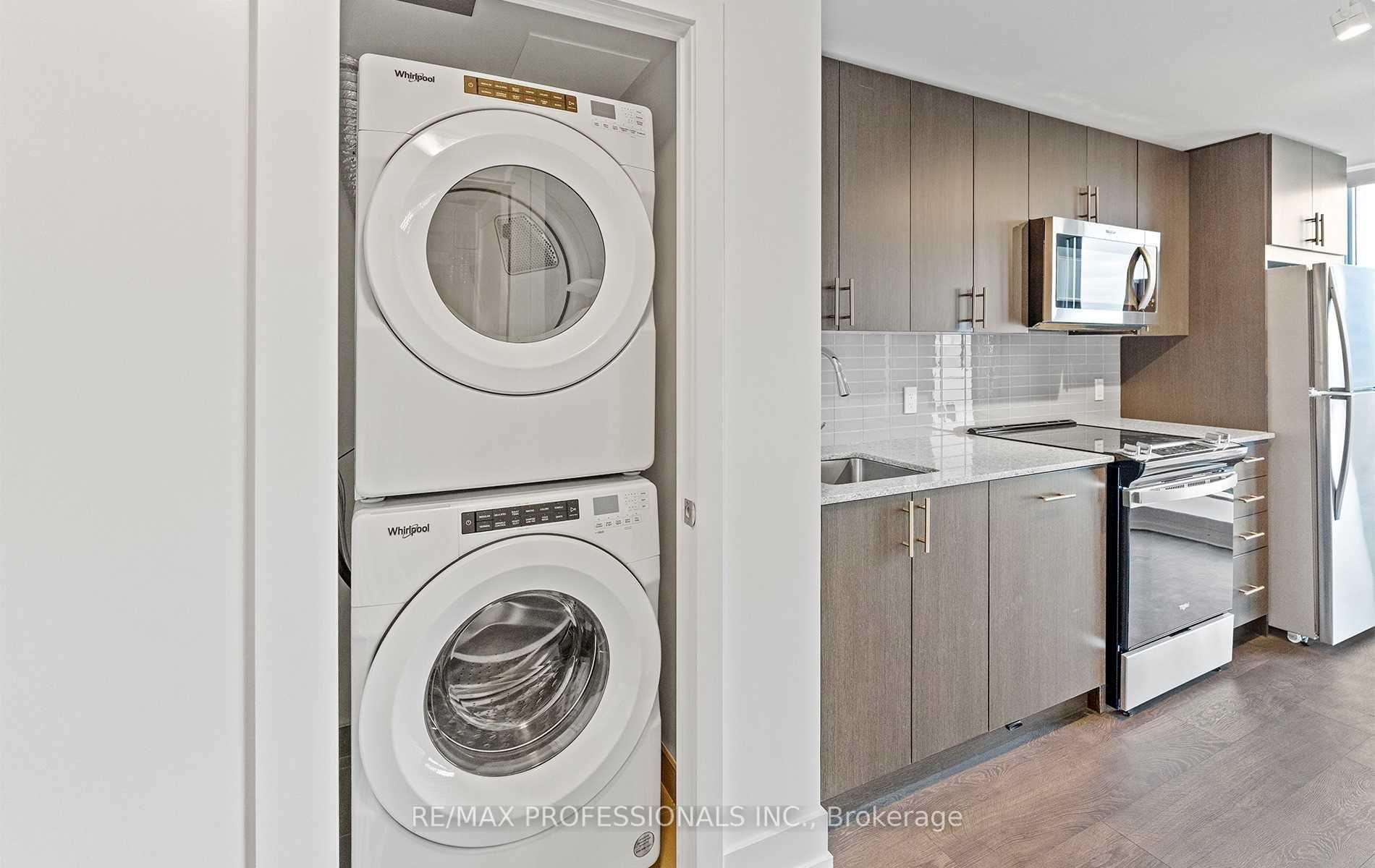 Photo 17 of Unit 907, 2550 Simcoe Street N, Oshawa, Windfields — HOMEH