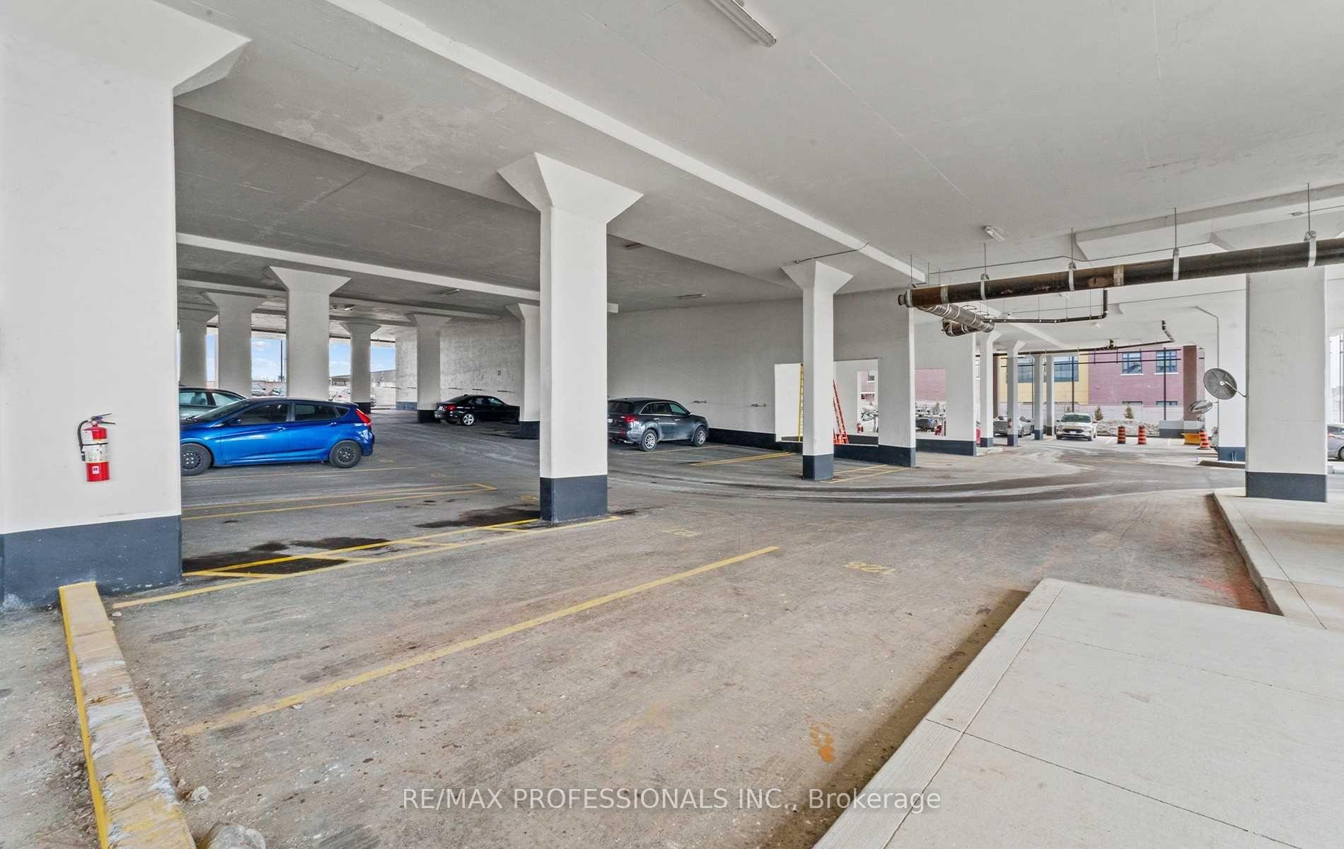 Photo 15 of Unit 907, 2550 Simcoe Street N, Oshawa, Windfields — HOMEH
