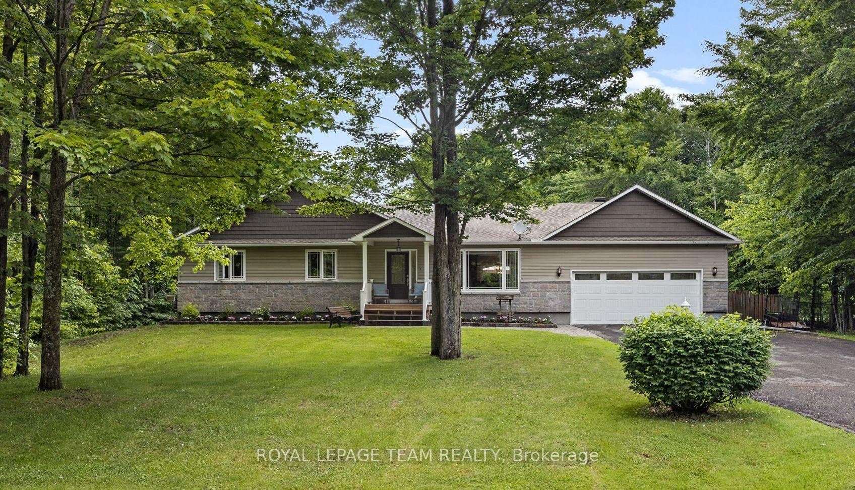 Photo 2 of 3301 Wild Cherry Drive, Ottawa, Osgoode — HOMEH