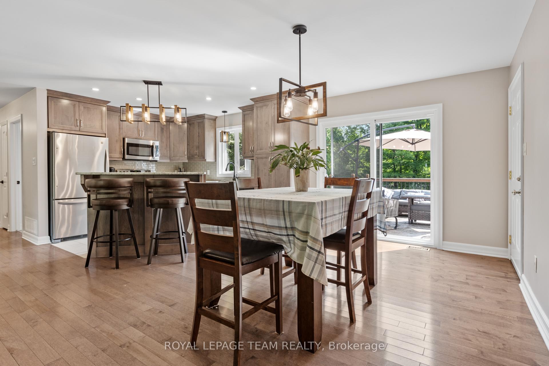 Photo 7 of 3301 Wild Cherry Drive, Ottawa, Osgoode — HOMEH