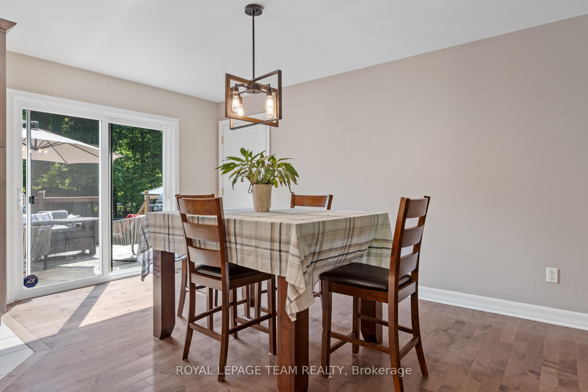 Photo 8 of 3301 Wild Cherry Drive, Ottawa, Osgoode — HOMEH