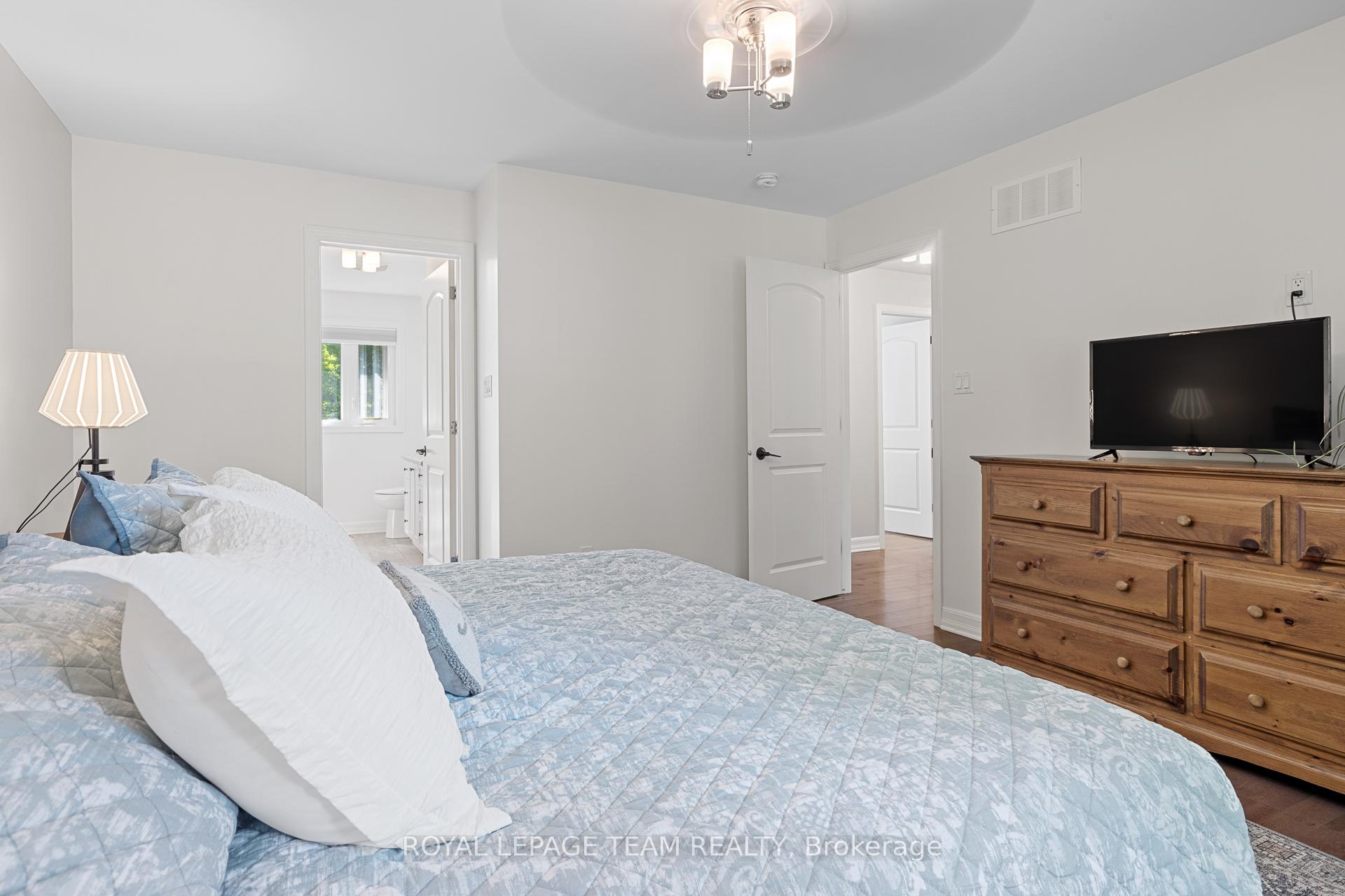 Photo 17 of 3301 Wild Cherry Drive, Ottawa, Osgoode — HOMEH