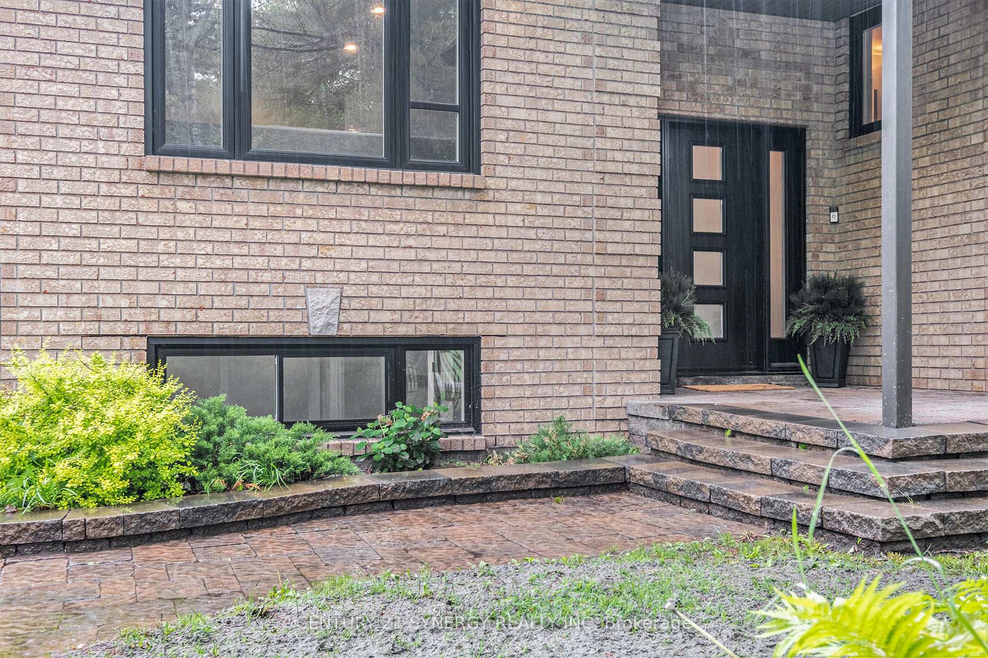 Photo 3 of 6477 Wheatfield Crescent, Ottawa, Greely — HOMEH