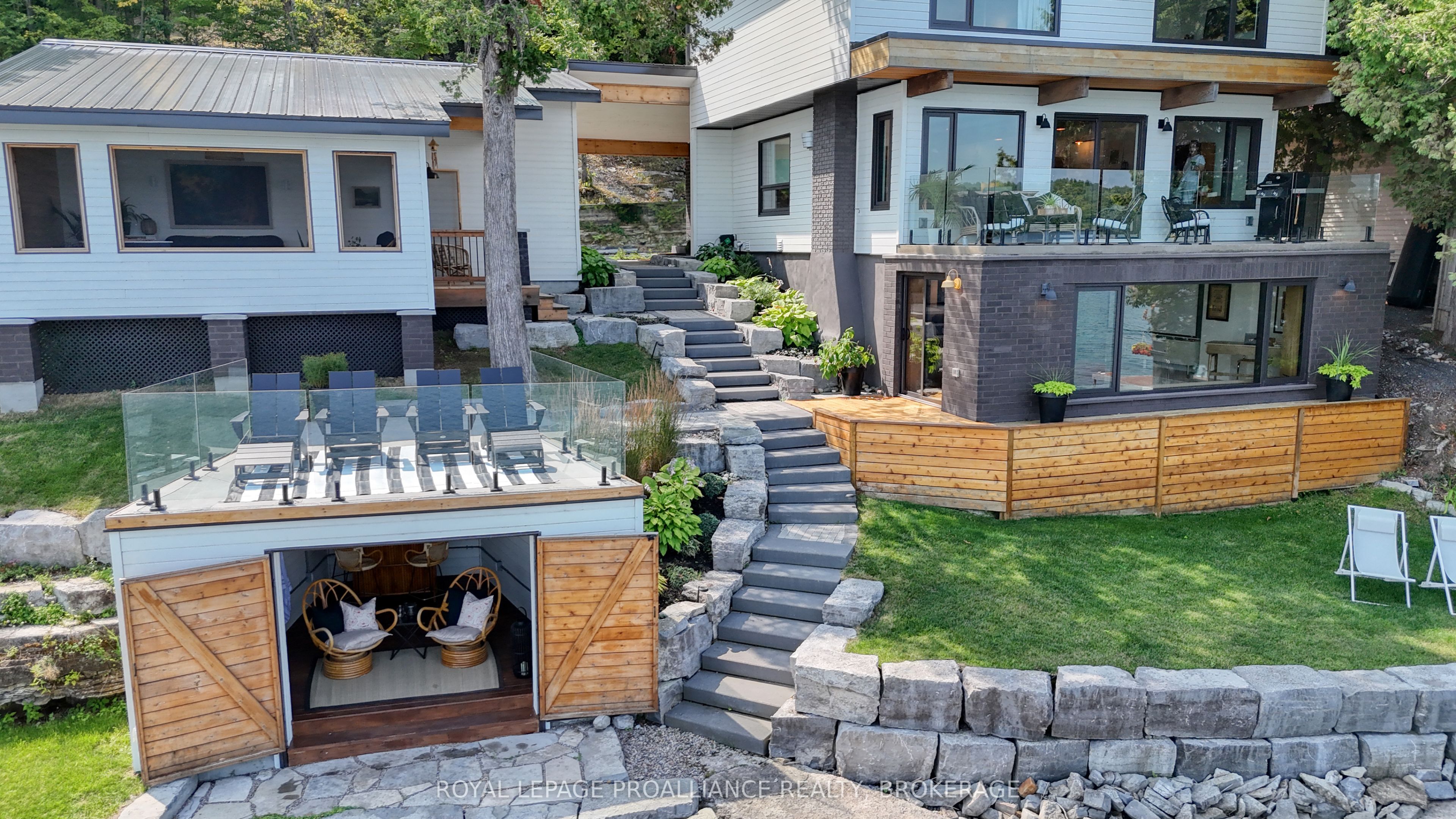 Photo 1 of 1111 Heron Lane, Frontenac, Frontenac South — HOMEH
