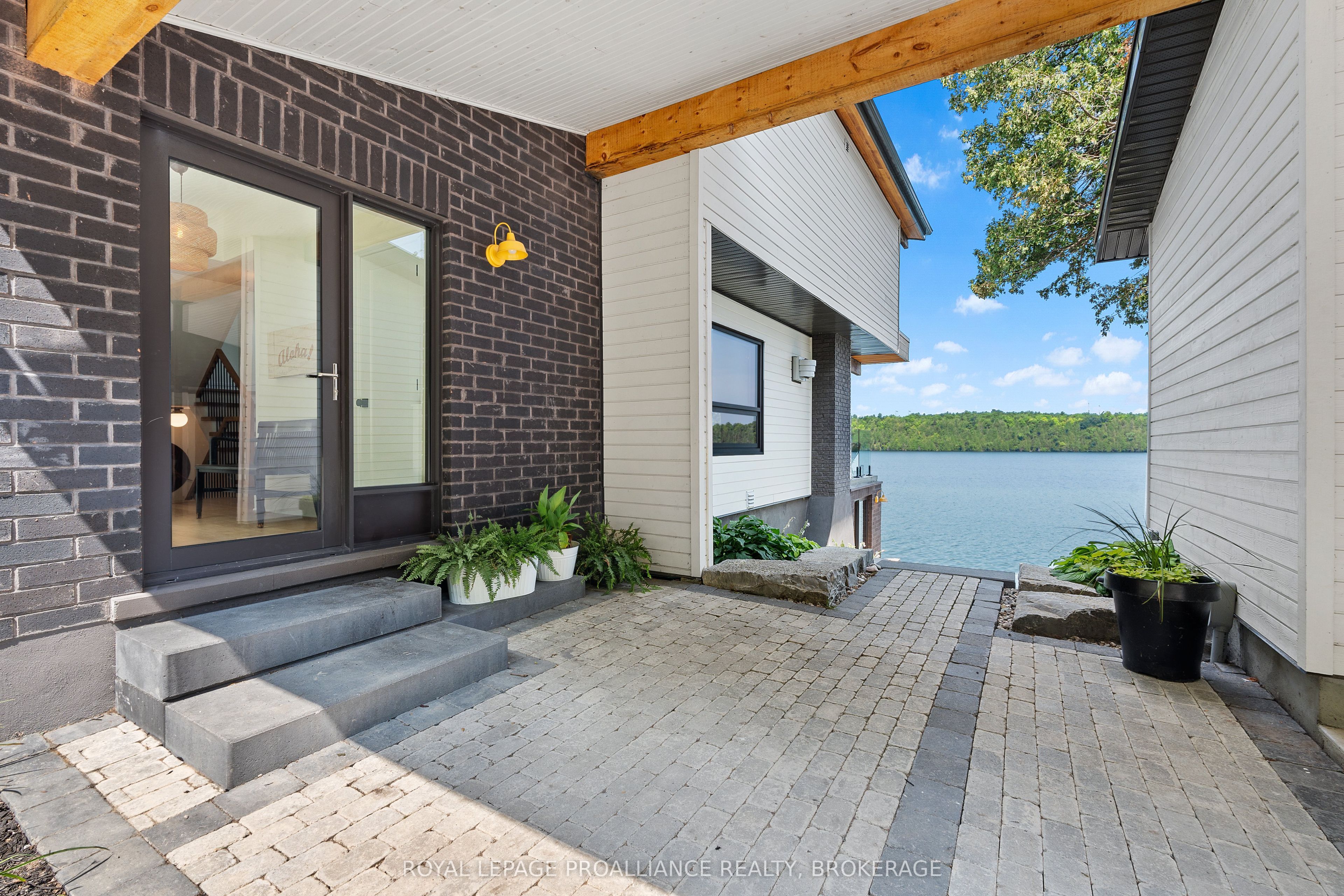 Photo 3 of 1111 Heron Lane, Frontenac, Frontenac South — HOMEH