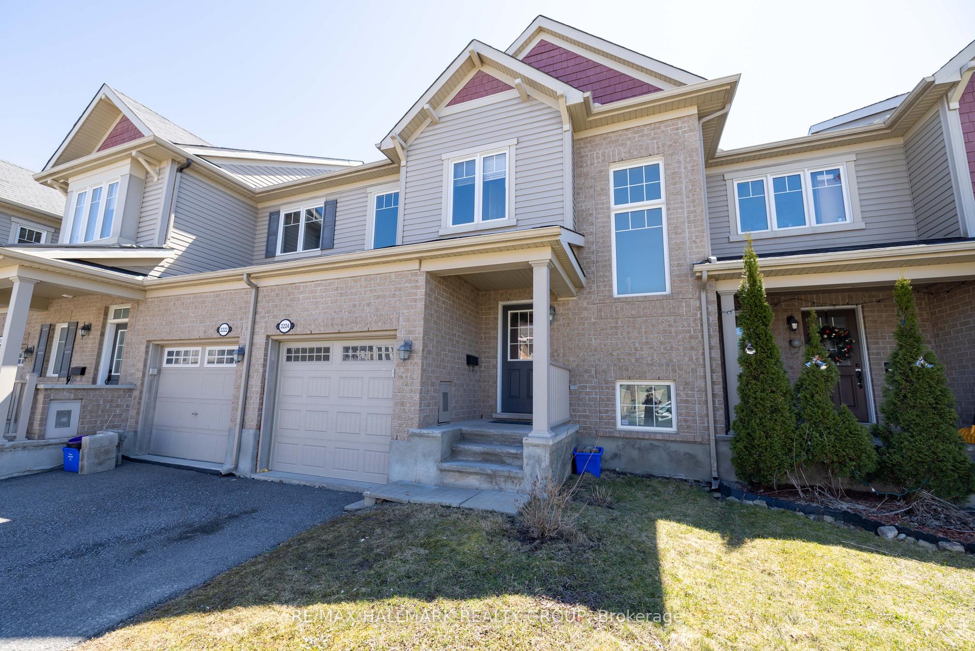 Photo 2 of 3224 Foxhound Way, Ottawa, Barrhaven - Half Moon Bay — HOMEH