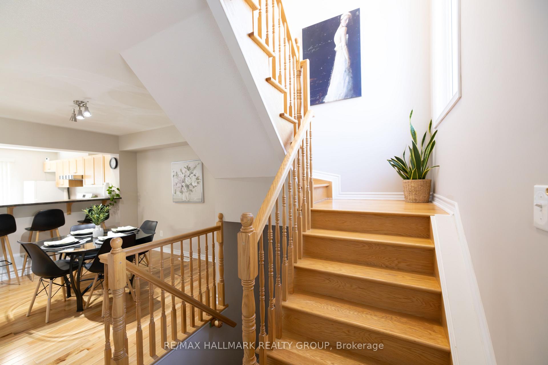 Photo 3 of 3224 Foxhound Way, Ottawa, Barrhaven - Half Moon Bay — HOMEH