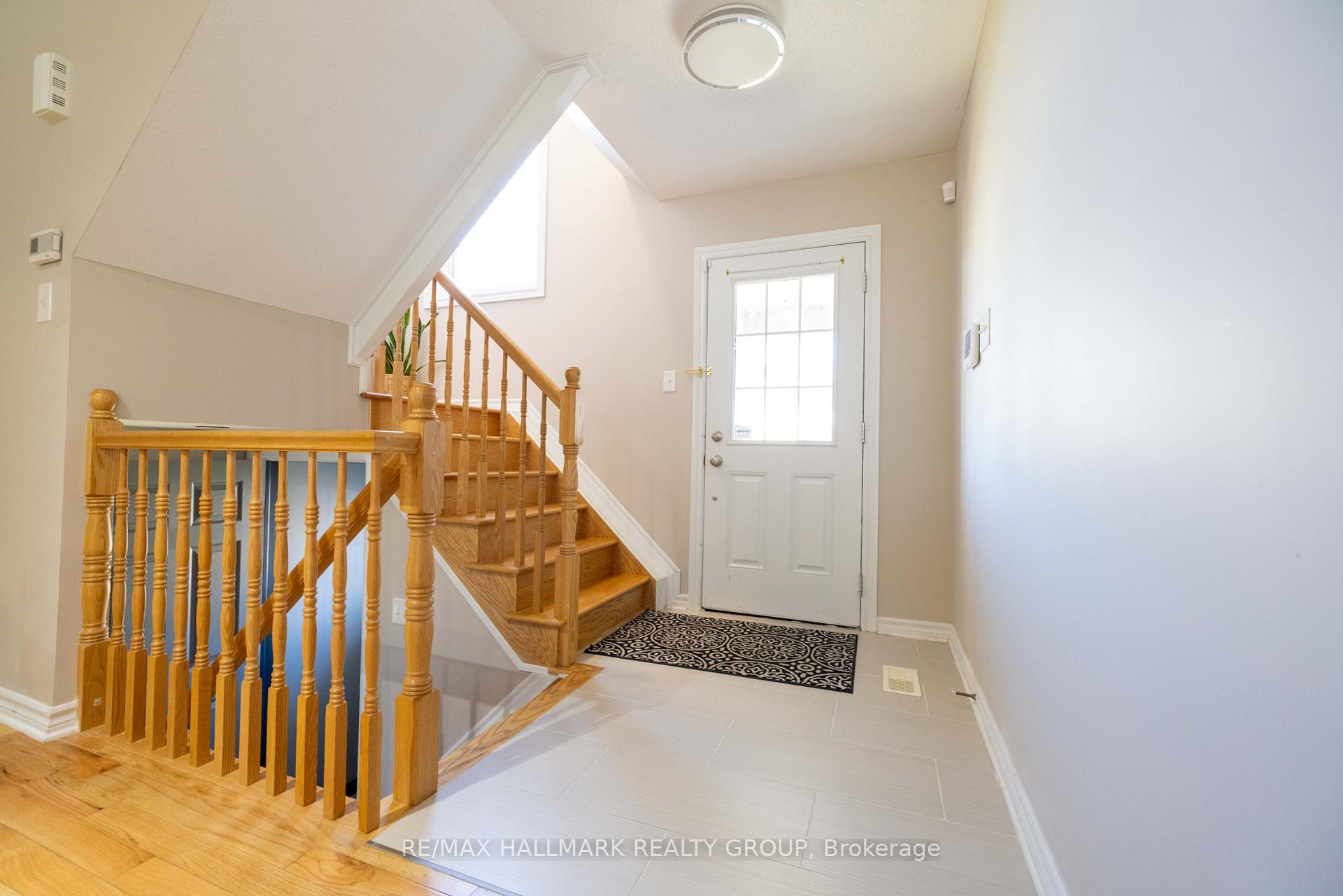 Photo 4 of 3224 Foxhound Way, Ottawa, Barrhaven - Half Moon Bay — HOMEH