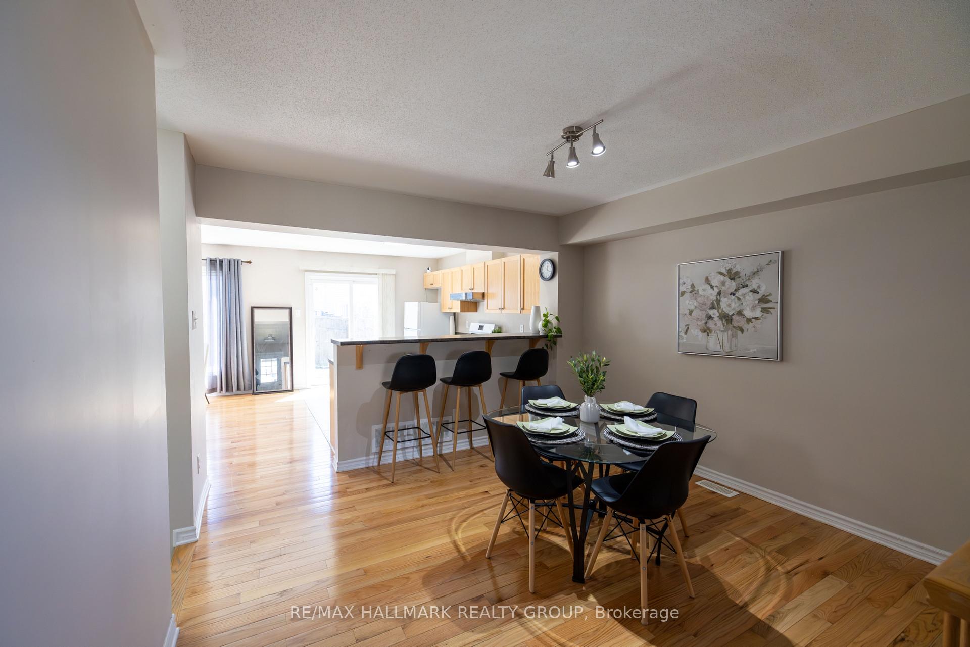 Photo 6 of 3224 Foxhound Way, Ottawa, Barrhaven - Half Moon Bay — HOMEH