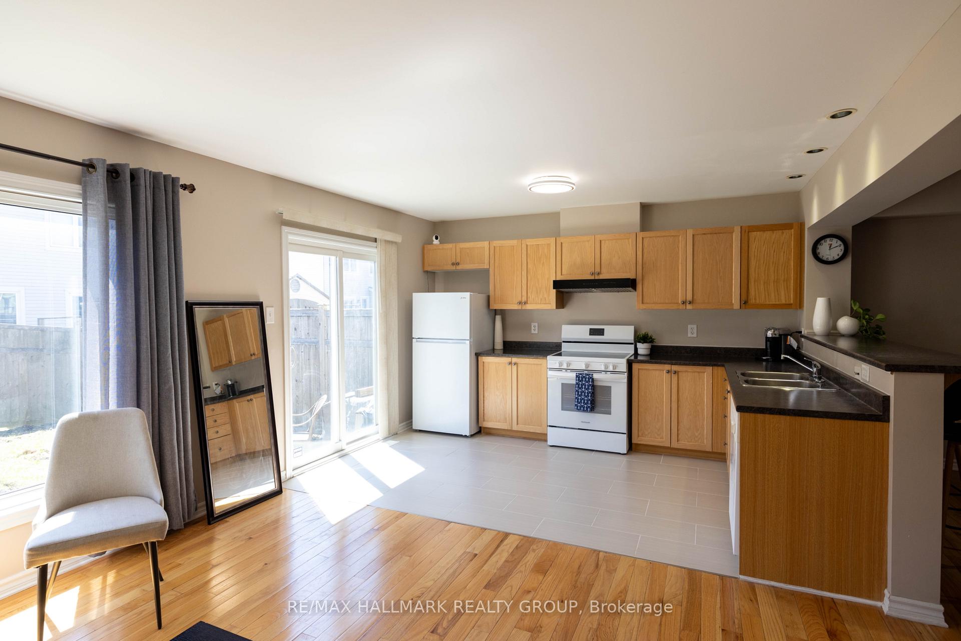 Photo 7 of 3224 Foxhound Way, Ottawa, Barrhaven - Half Moon Bay — HOMEH