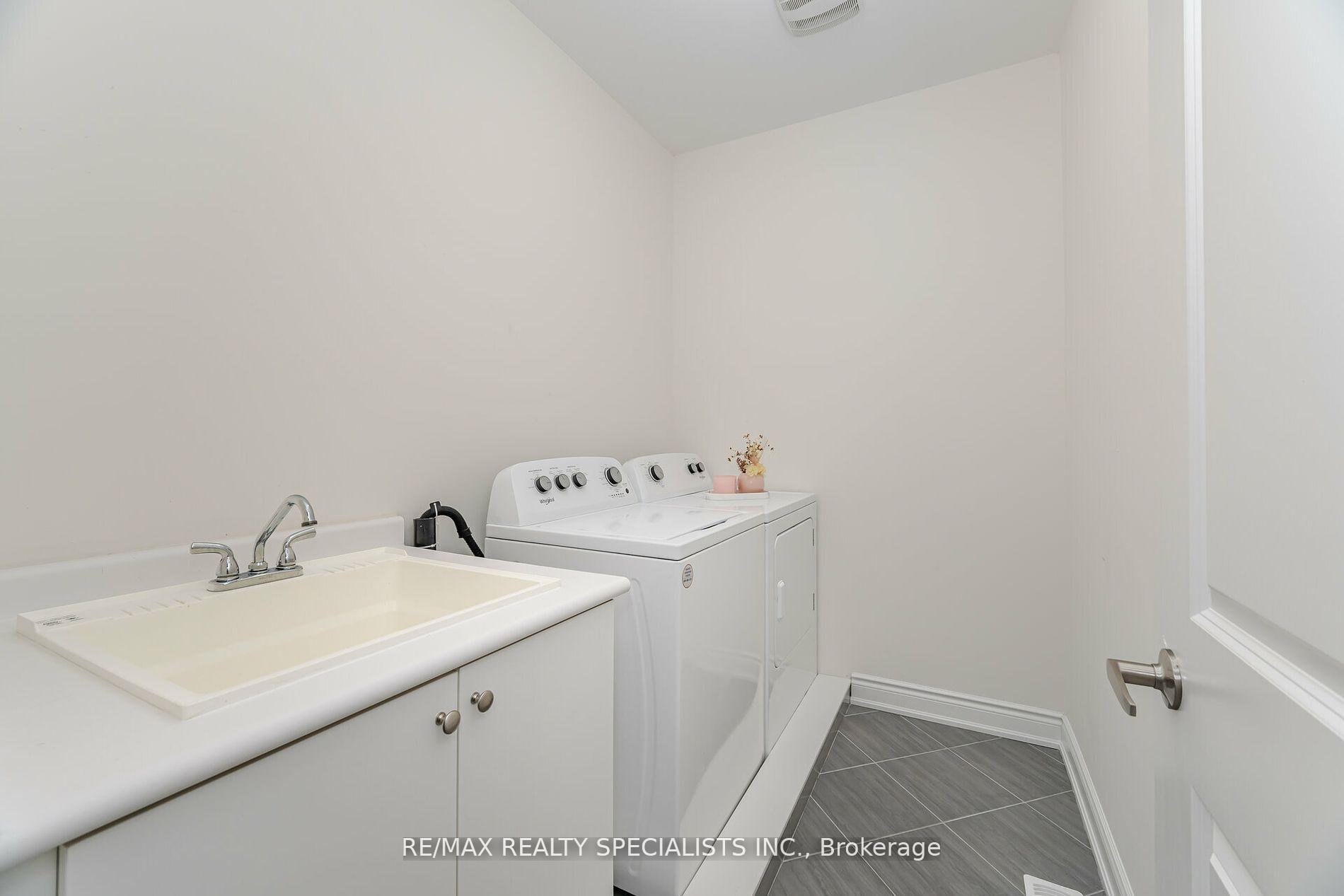 Photo 23 of 82 Royal Fern Crescent, Caledon, Rural Caledon — HOMEH