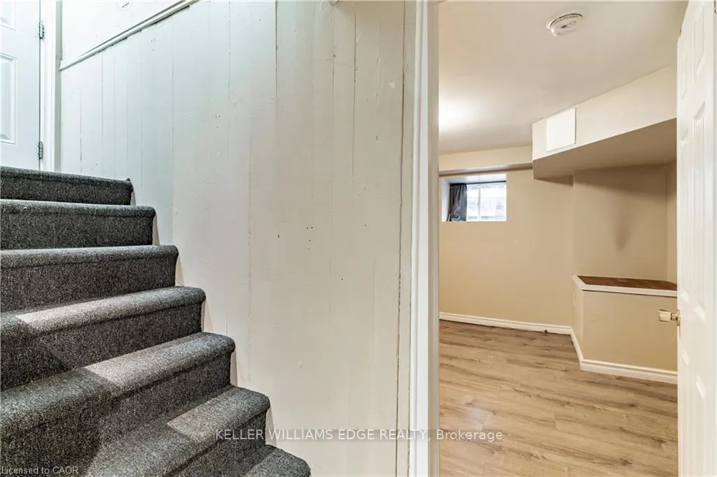 Photo 4 of Unit B, 9 Blythe Street, Hamilton, Stinson — HOMEH