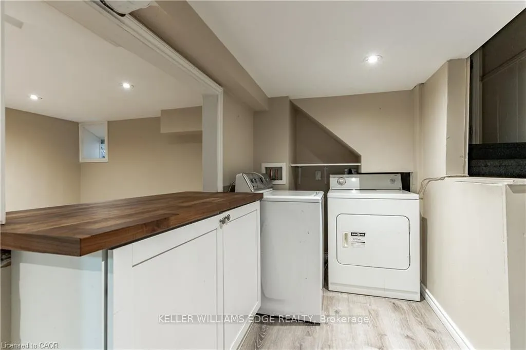 Photo 12 of Unit B, 9 Blythe Street, Hamilton, Stinson — HOMEH