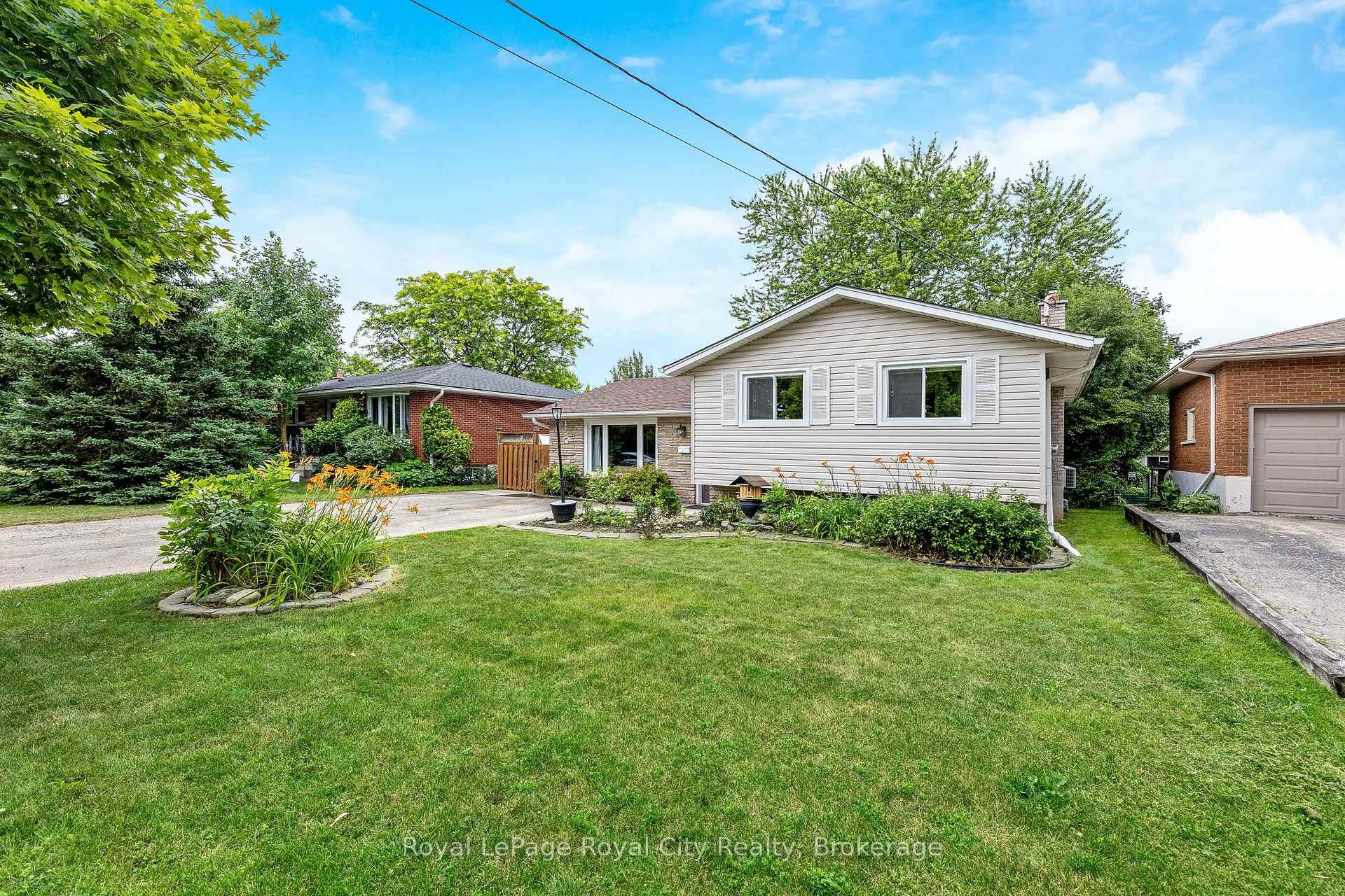 Photo 5 of 38 Algoma Drive, Guelph, Victoria North — HOMEH