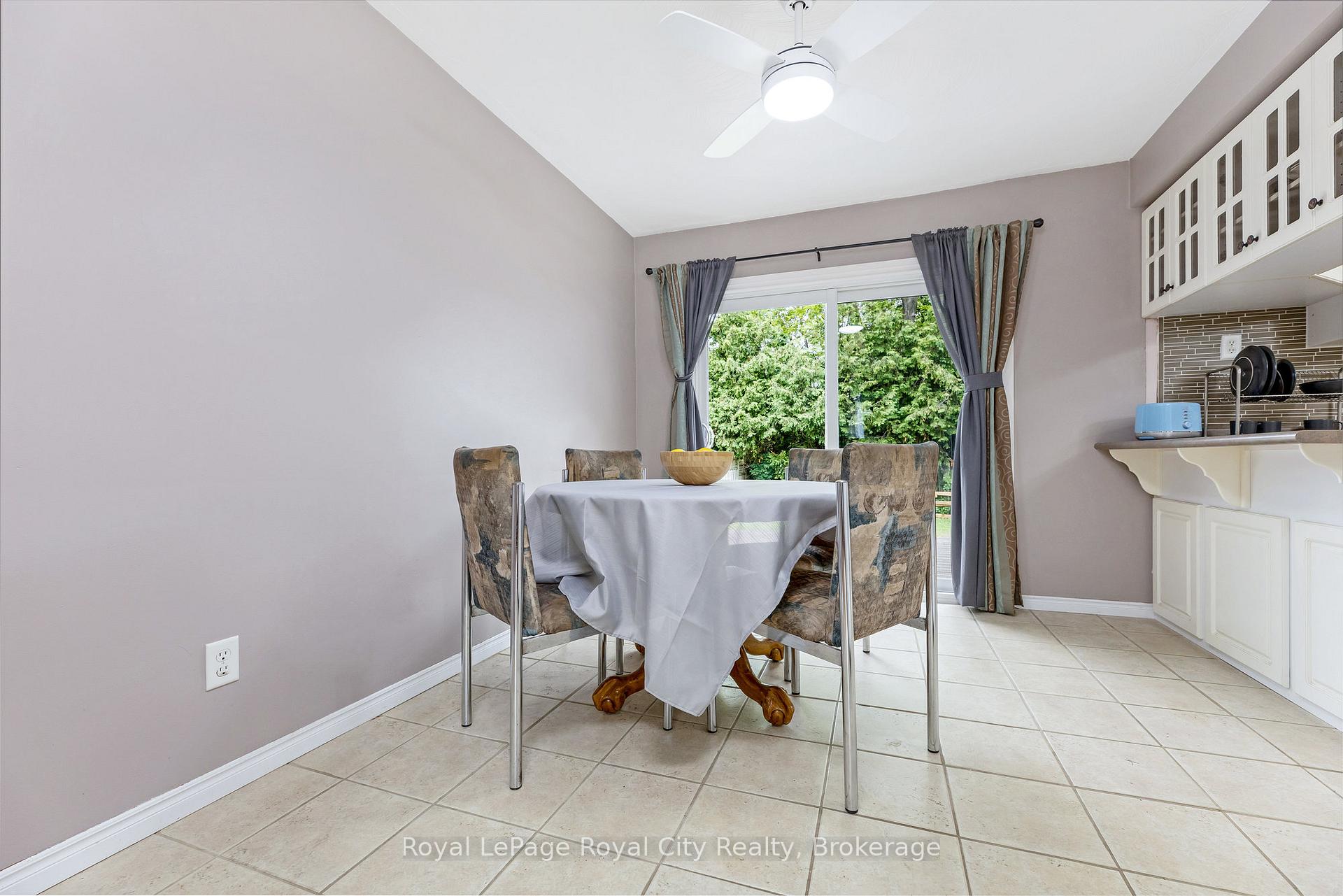 Photo 14 of 38 Algoma Drive, Guelph, Victoria North — HOMEH