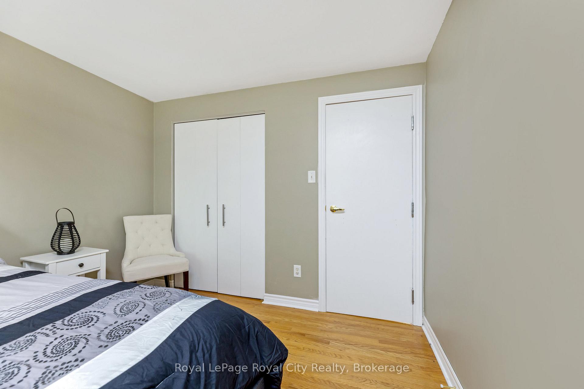 Photo 17 of 38 Algoma Drive, Guelph, Victoria North — HOMEH