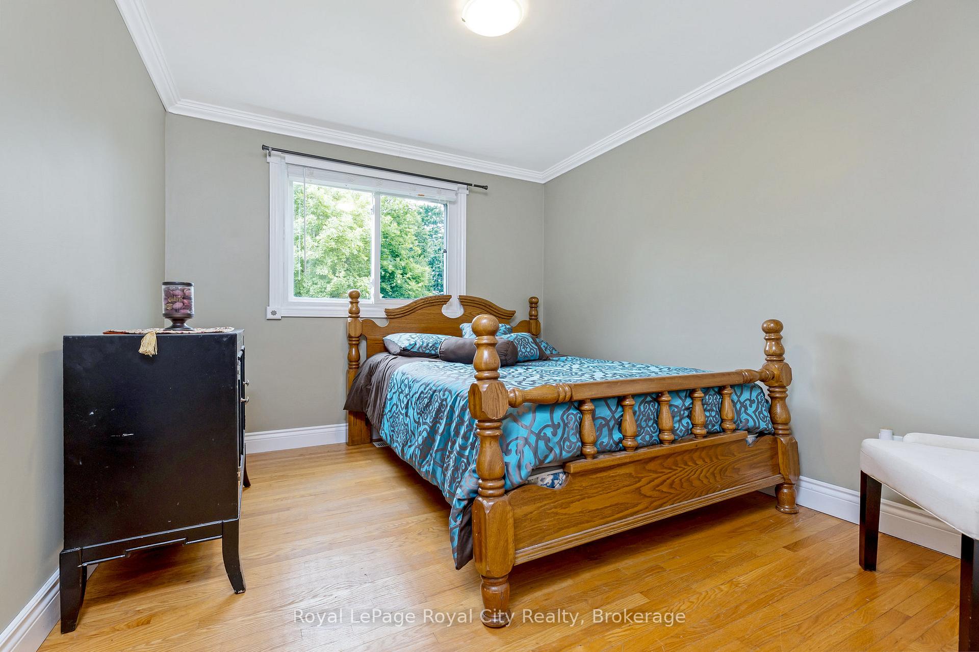 Photo 19 of 38 Algoma Drive, Guelph, Victoria North — HOMEH