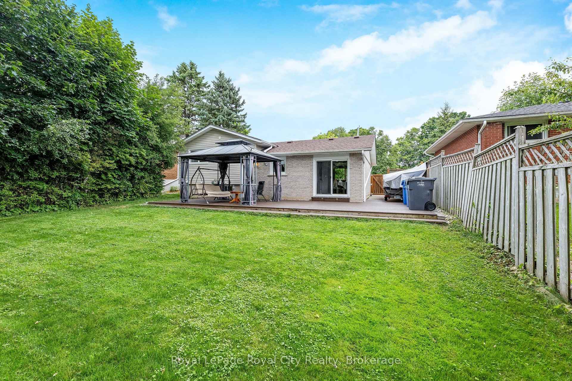 Photo 27 of 38 Algoma Drive, Guelph, Victoria North — HOMEH