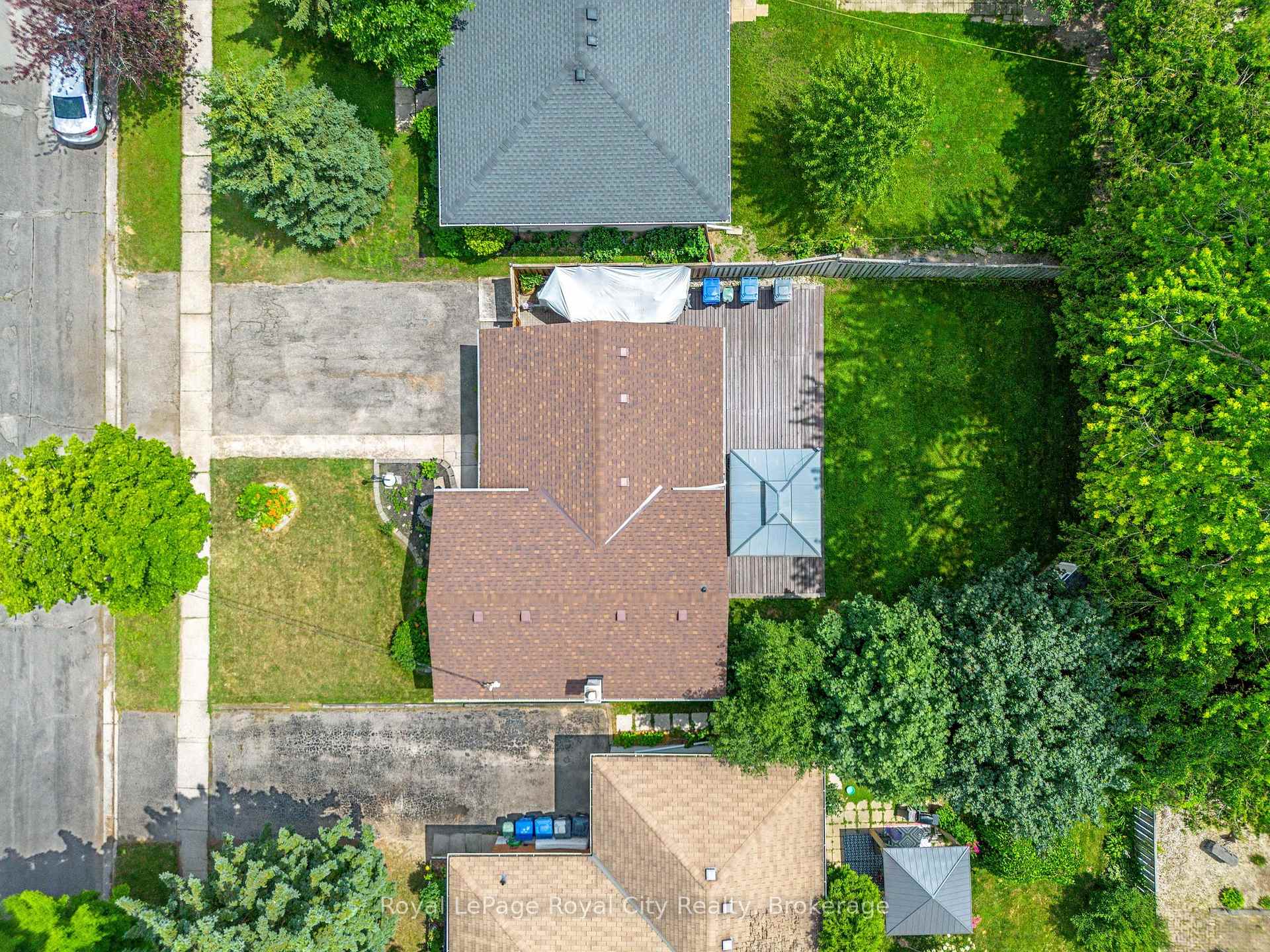 Photo 29 of 38 Algoma Drive, Guelph, Victoria North — HOMEH