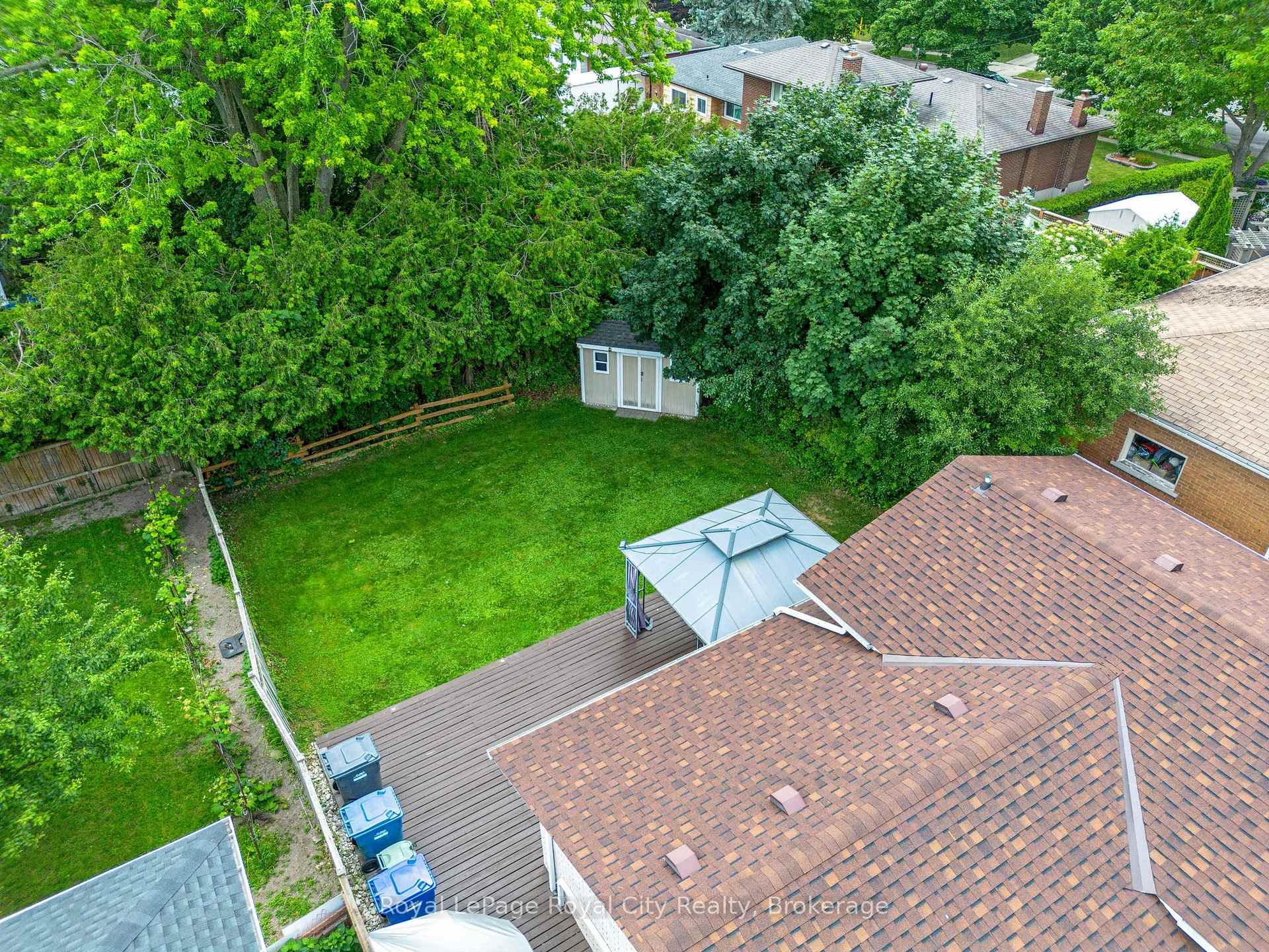 Photo 30 of 38 Algoma Drive, Guelph, Victoria North — HOMEH
