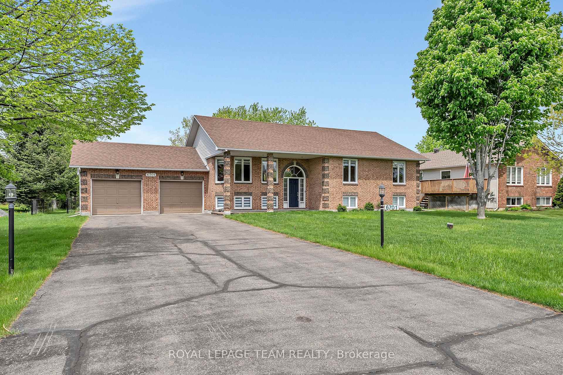 Photo 2 of 6701 Tommary Drive, Ottawa, Greely — HOMEH