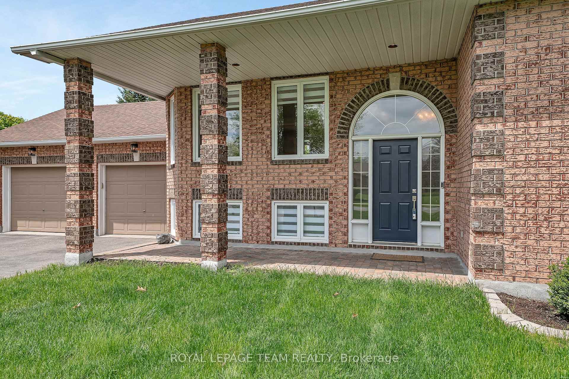 Photo 3 of 6701 Tommary Drive, Ottawa, Greely — HOMEH