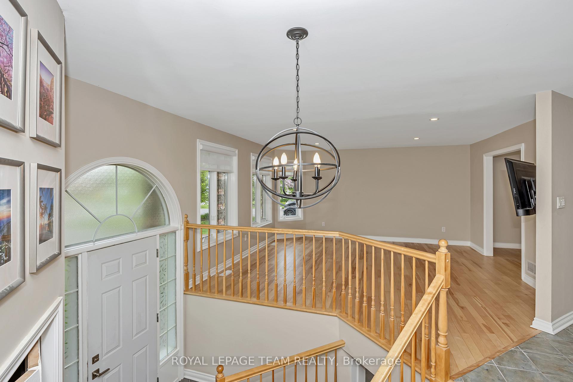Photo 5 of 6701 Tommary Drive, Ottawa, Greely — HOMEH