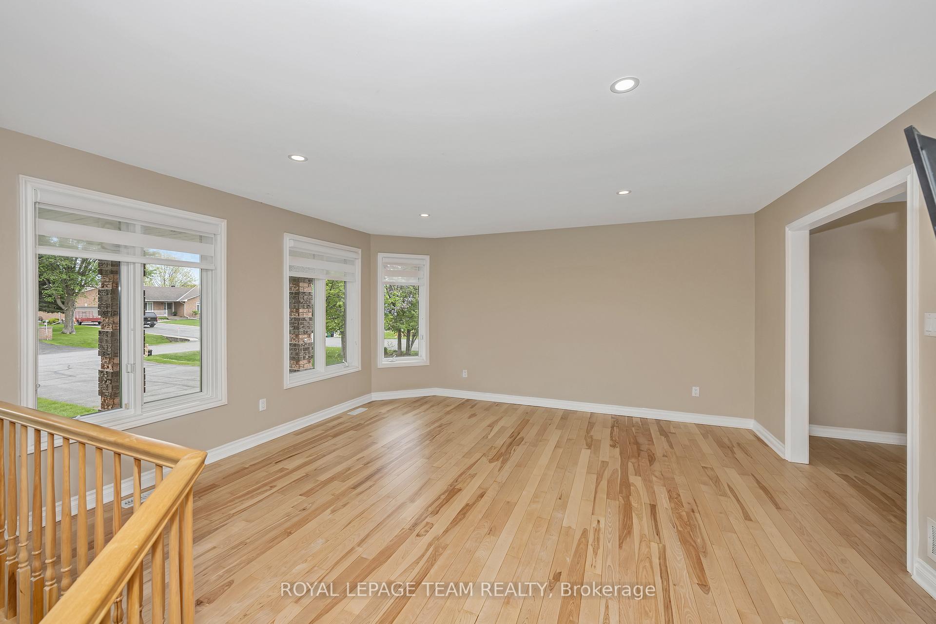 Photo 6 of 6701 Tommary Drive, Ottawa, Greely — HOMEH