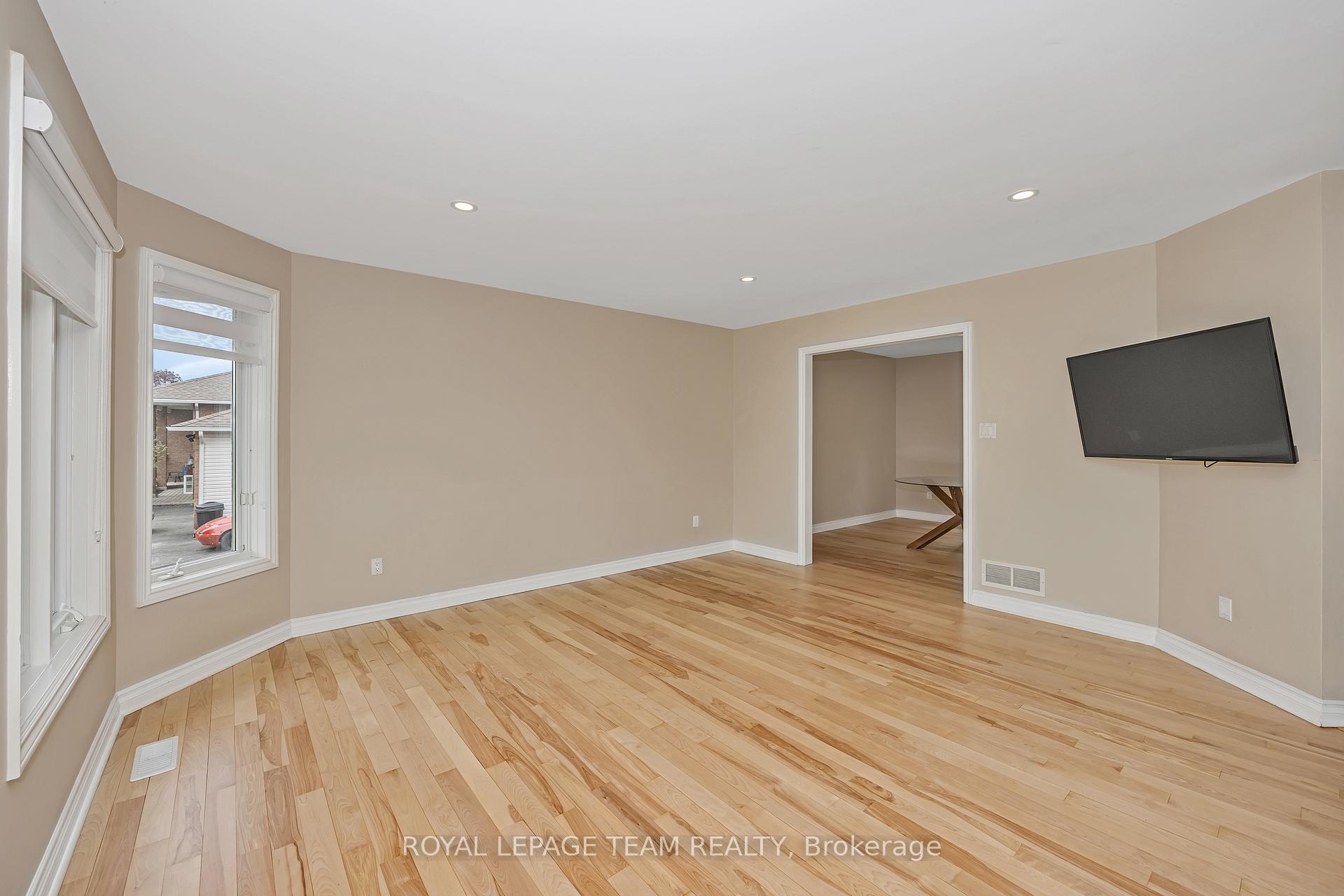 Photo 7 of 6701 Tommary Drive, Ottawa, Greely — HOMEH