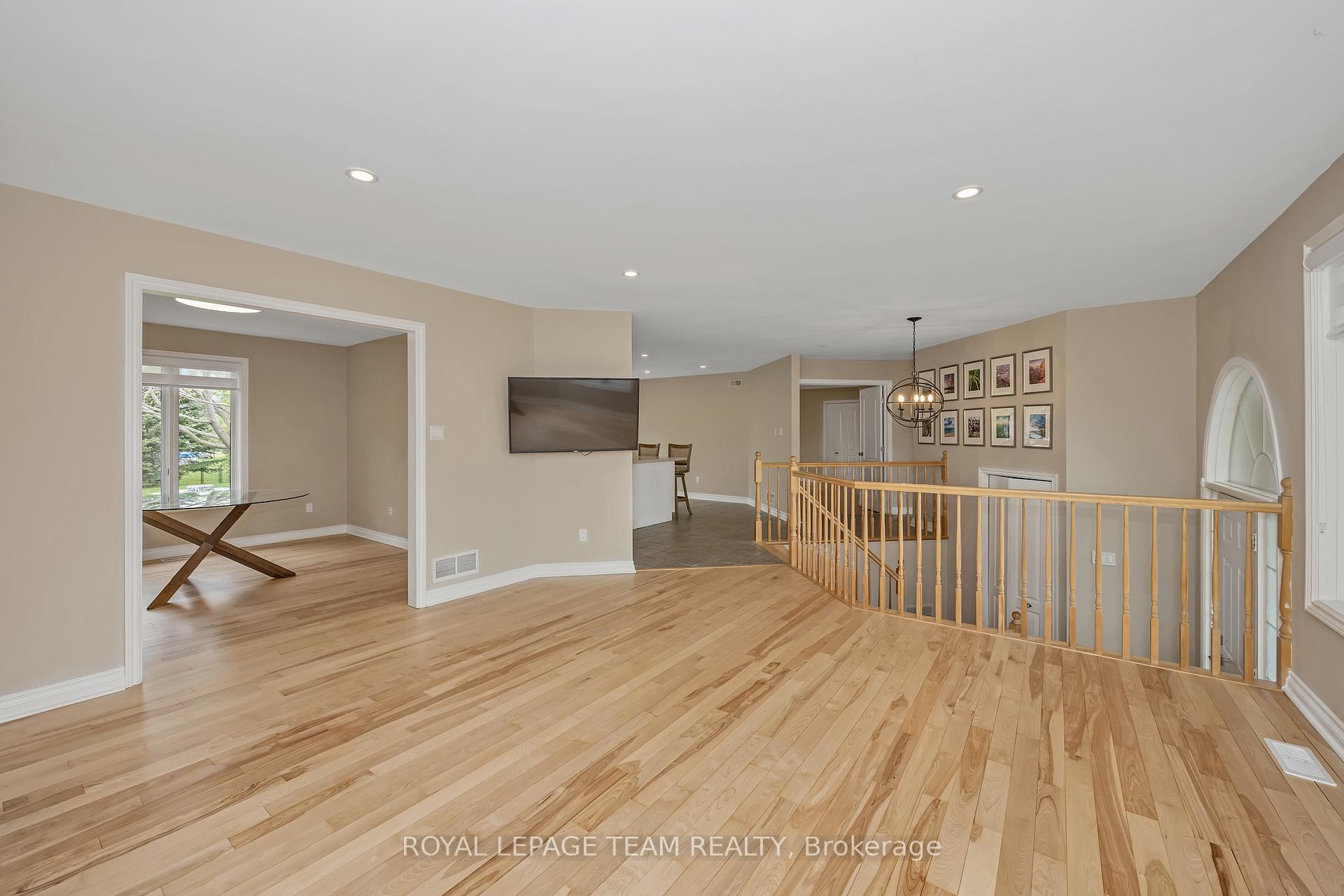 Photo 8 of 6701 Tommary Drive, Ottawa, Greely — HOMEH