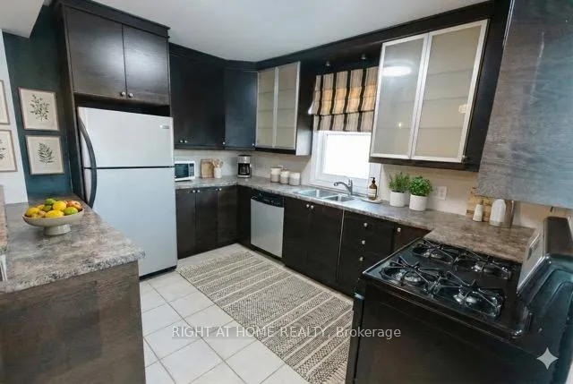 Photo 2 of 600 Fennell Avenue E, Hamilton, Burkholme — HOMEH