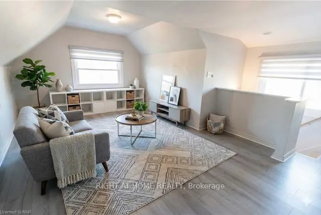 Photo 7 of 600 Fennell Avenue E, Hamilton, Burkholme — HOMEH