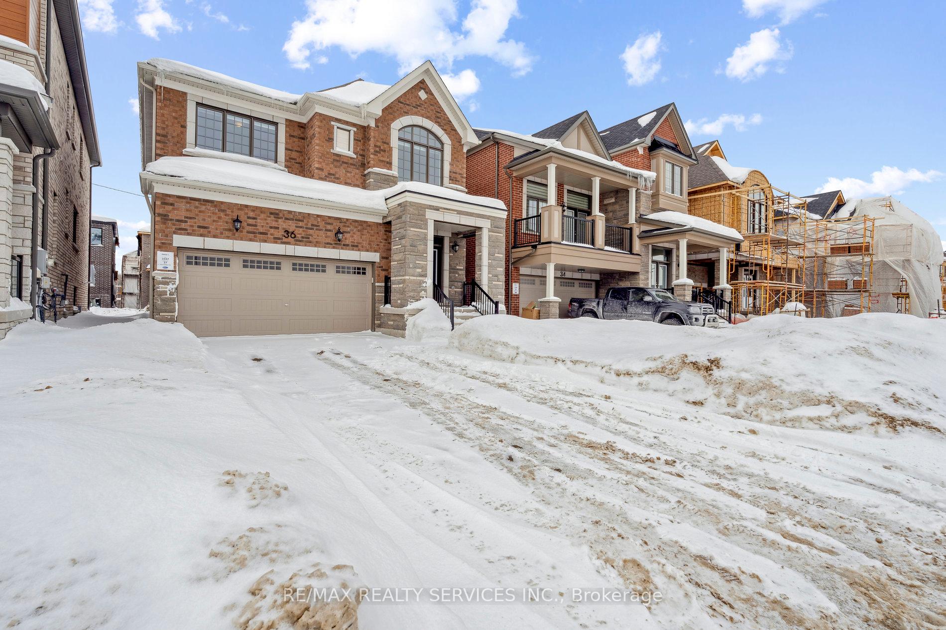 Photo 3 of 36 Betterridge Trail, Barrie, Rural Barrie Southwest — HOMEH