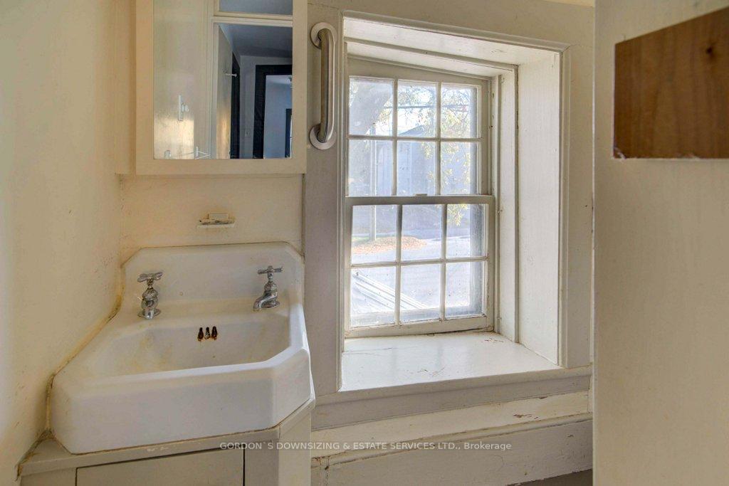 Photo 20 of 98 Cannifton Road, Belleville, Belleville Ward — HOMEH