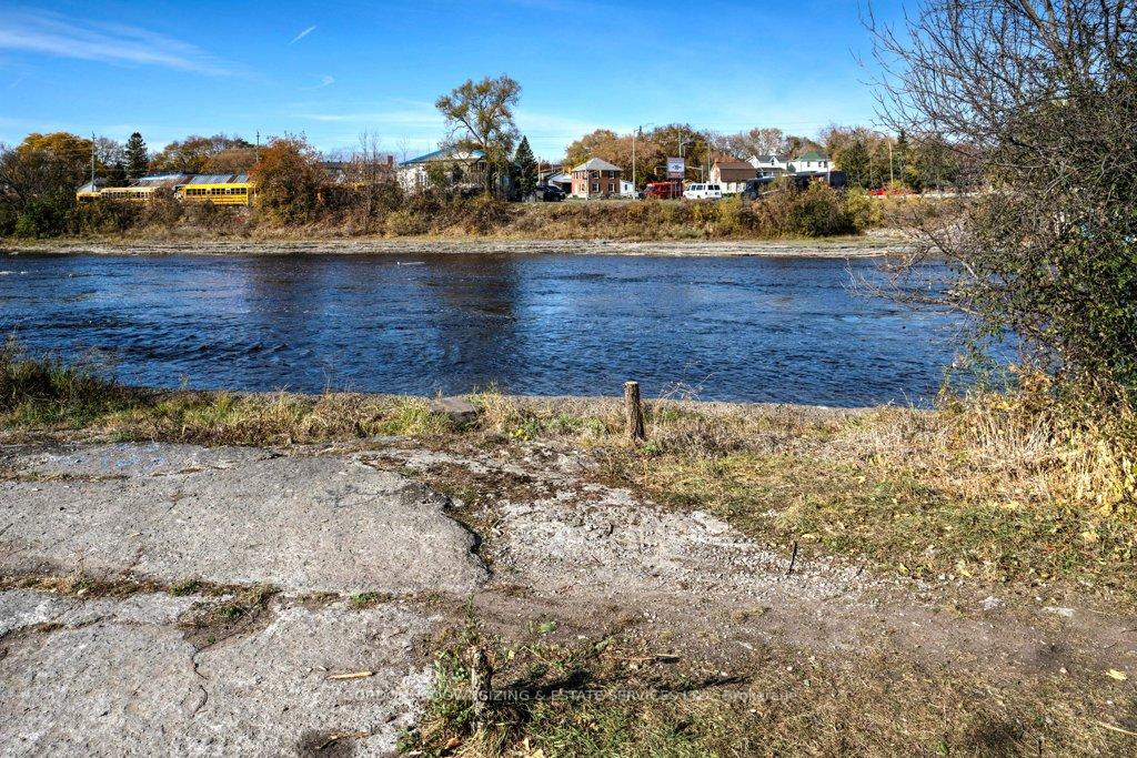 Photo 38 of 98 Cannifton Road, Belleville, Belleville Ward — HOMEH