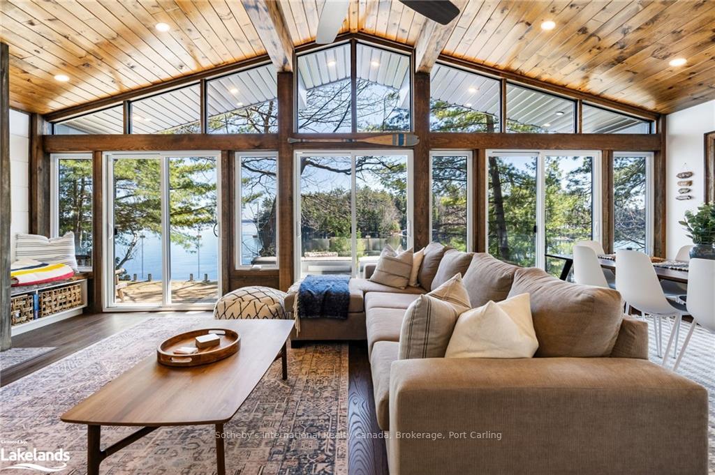 Front of 29 Beachgrove Island 33LM