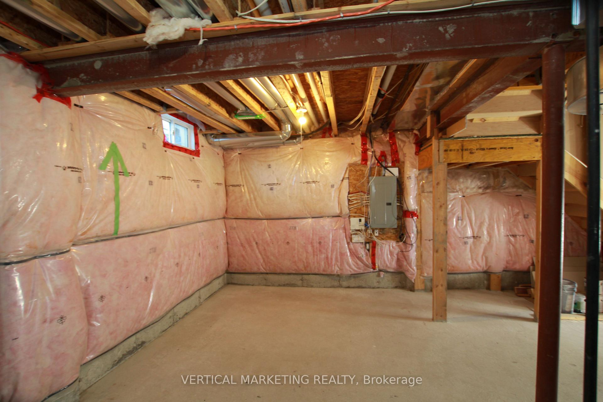 Photo 5 of 72 Pearcey Crescent, Barrie, West Bayfield — HOMEH