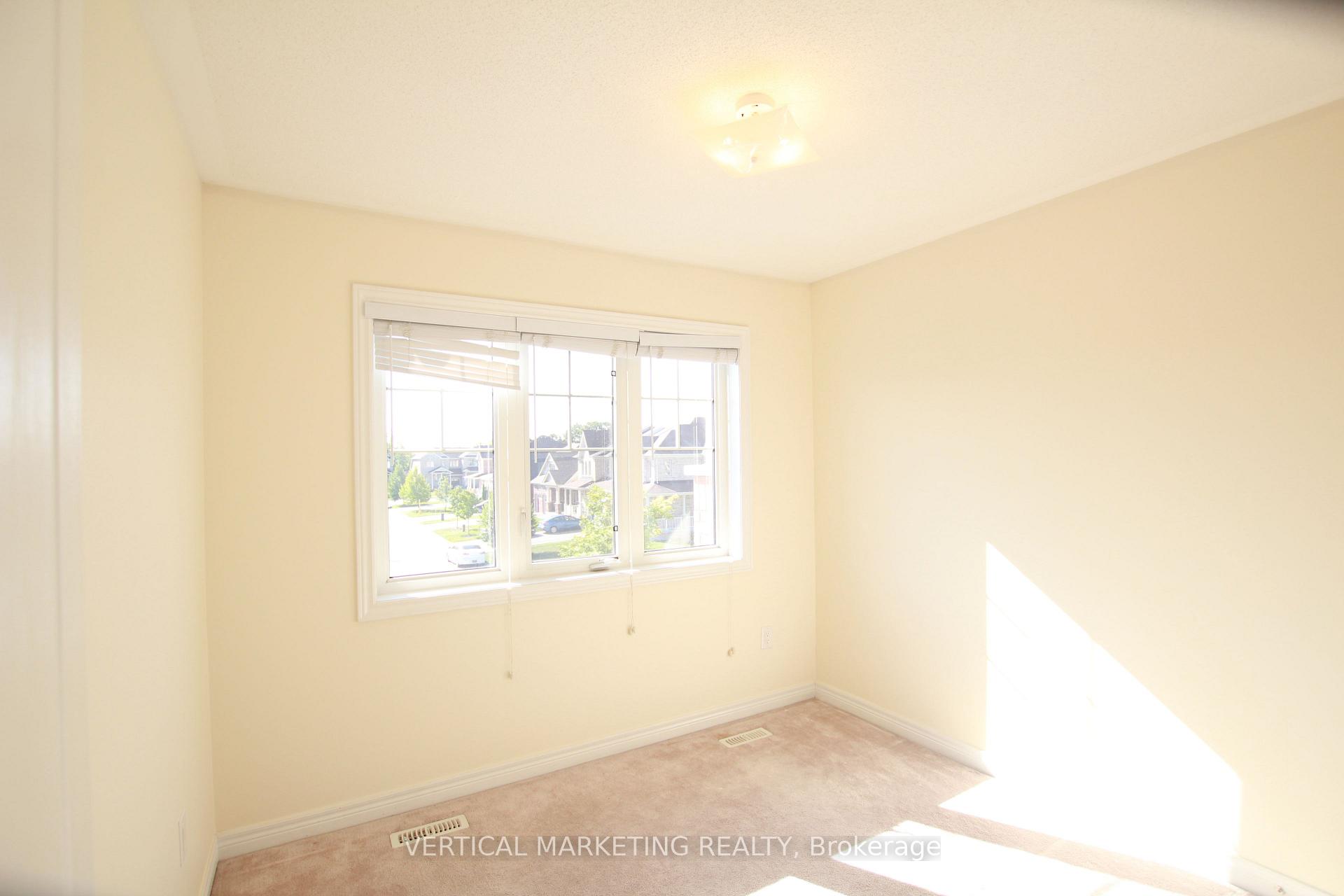 Photo 6 of 72 Pearcey Crescent, Barrie, West Bayfield — HOMEH