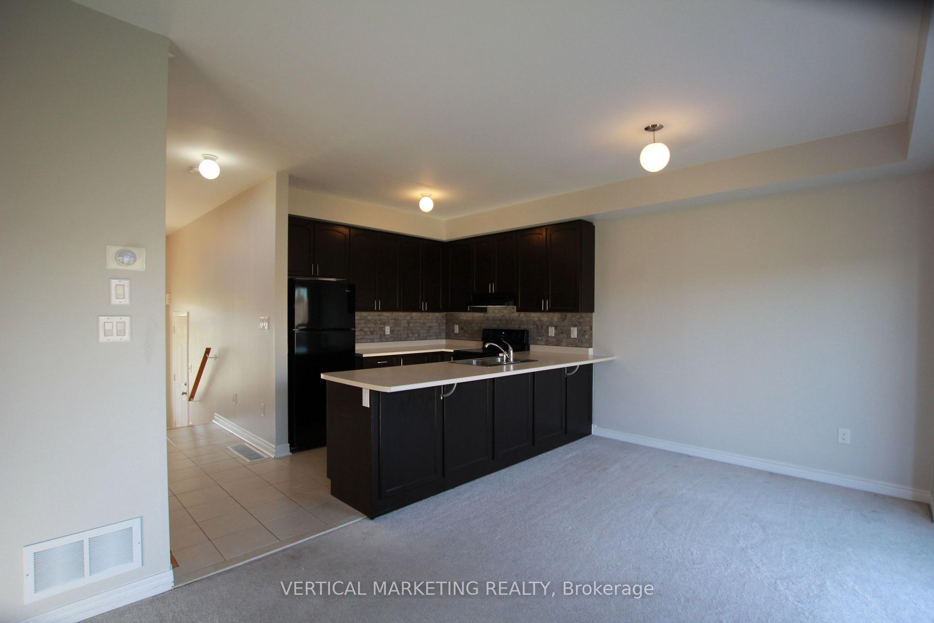 Photo 9 of 72 Pearcey Crescent, Barrie, West Bayfield — HOMEH