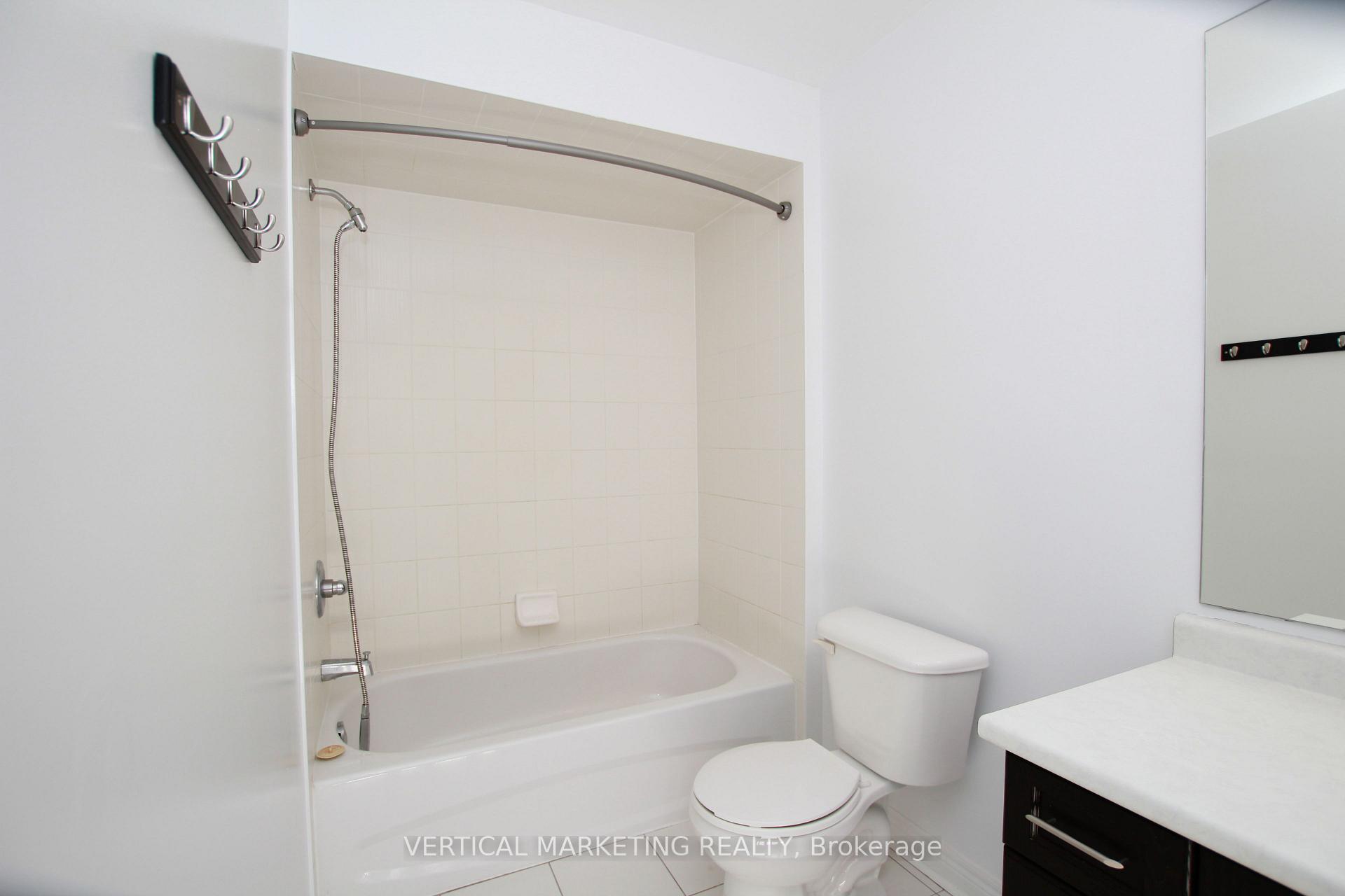 Photo 12 of 72 Pearcey Crescent, Barrie, West Bayfield — HOMEH