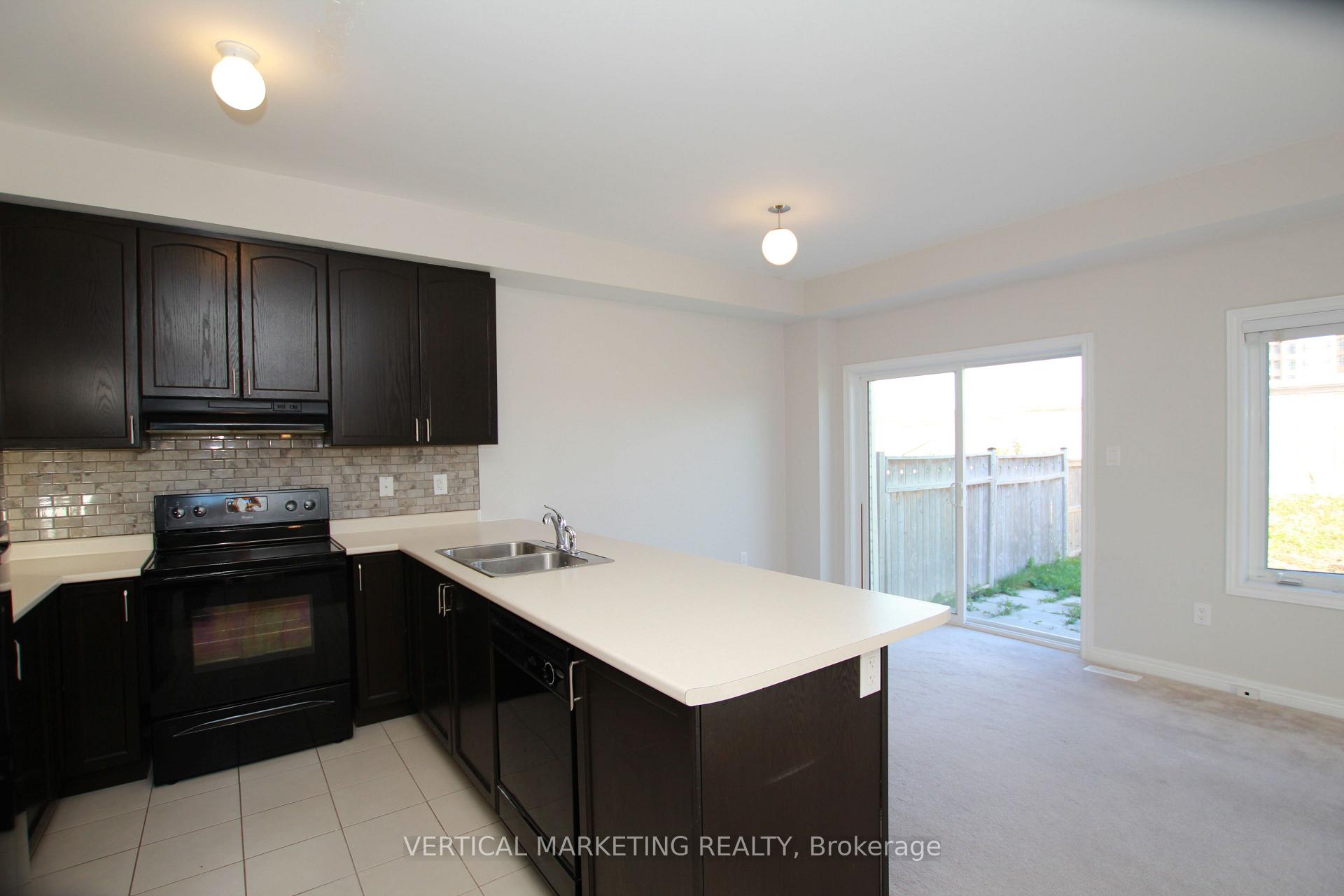Photo 19 of 72 Pearcey Crescent, Barrie, West Bayfield — HOMEH